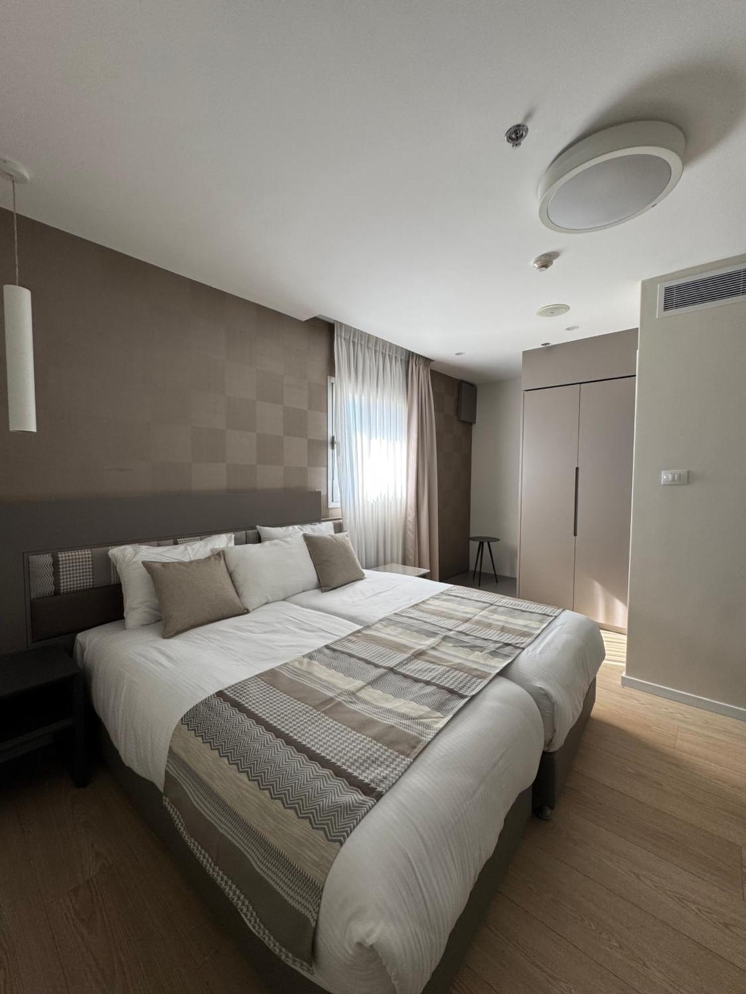 Classic Double Room,1669037903:JPEG