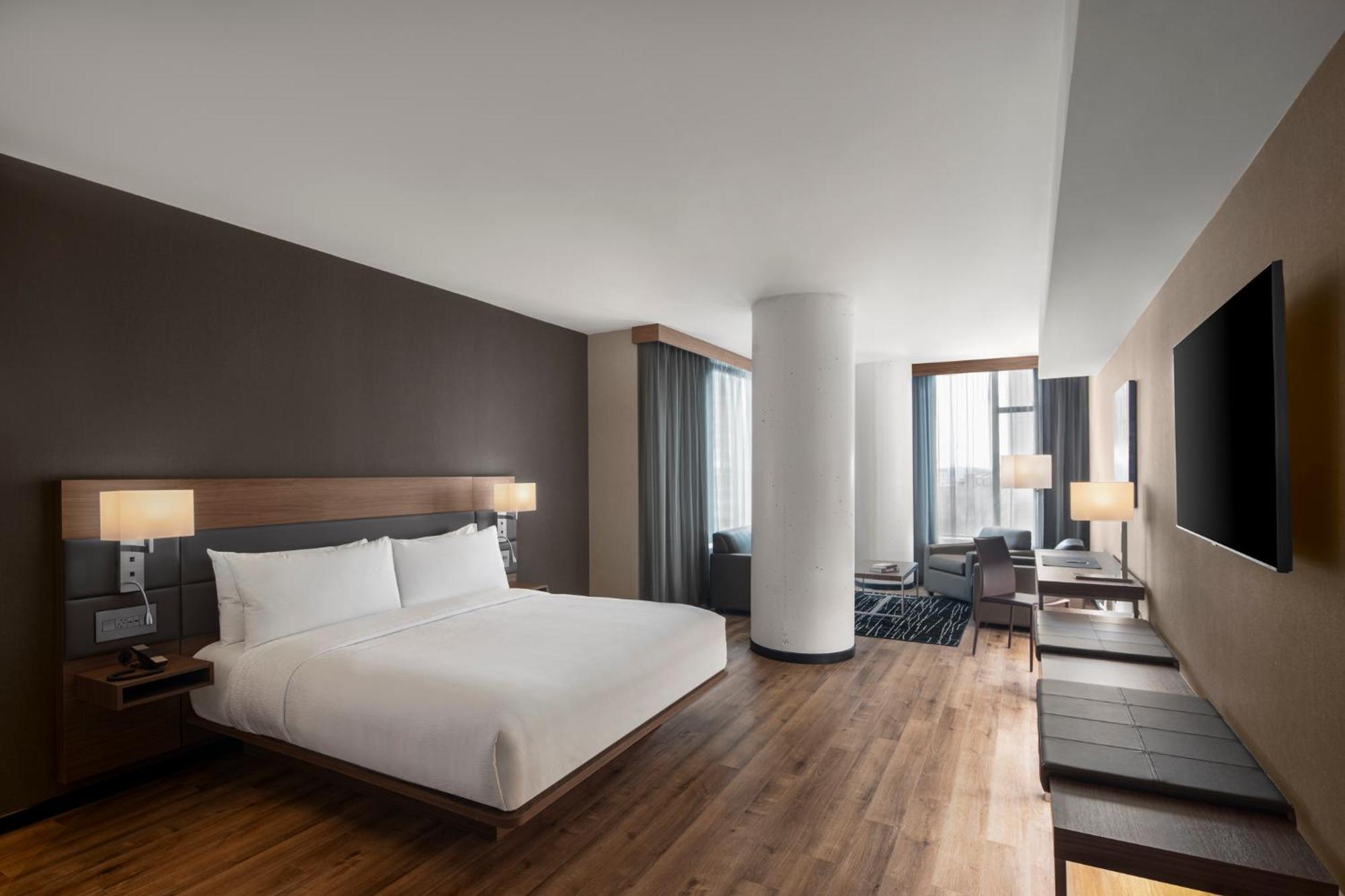Standard King Room
