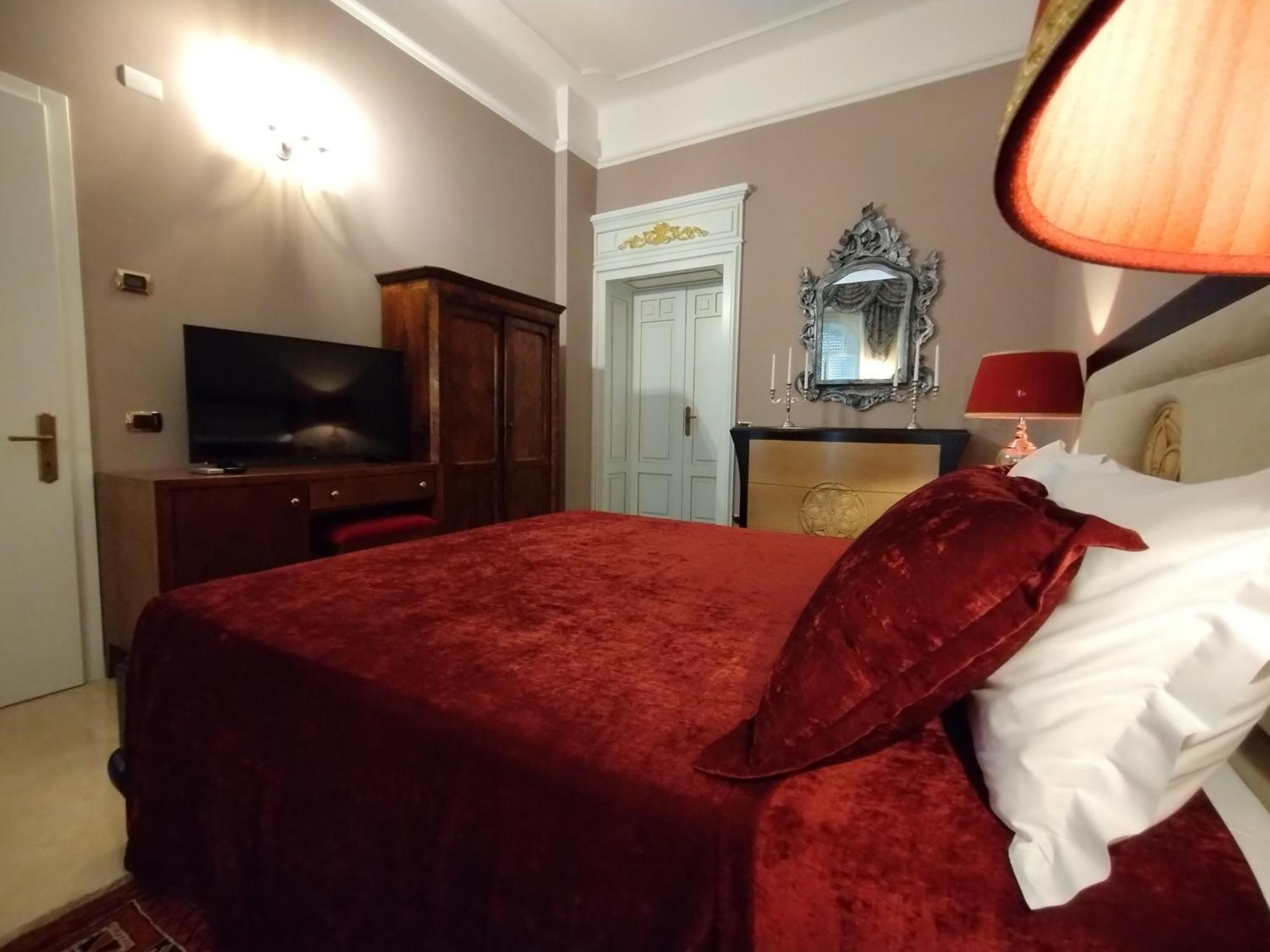 Double Room Private Bathroom