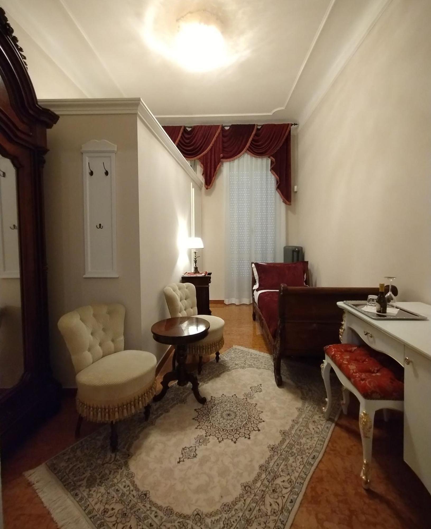 Single Room Private Bathroom