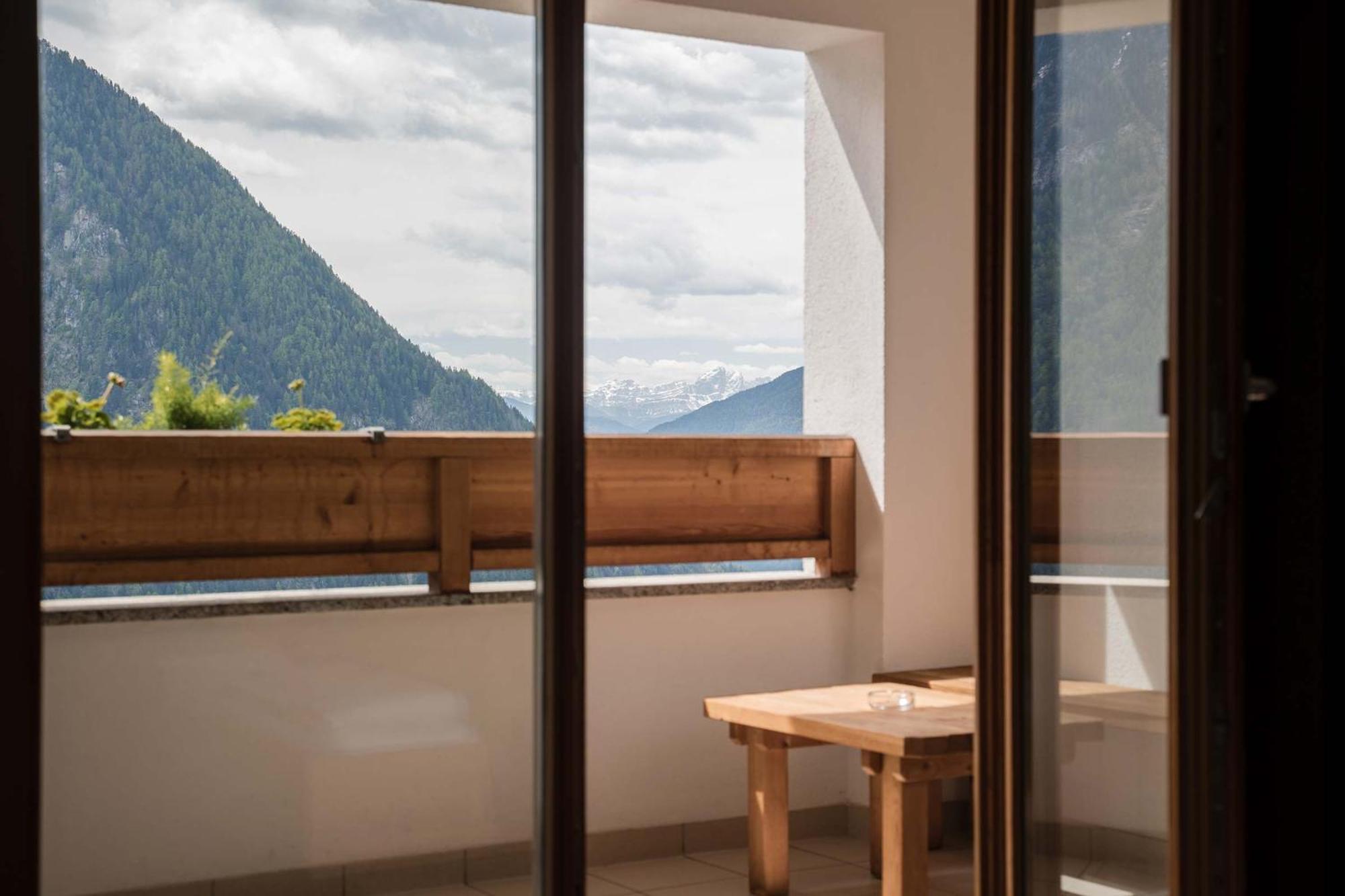 Double Room with Mountain View,1669022198:JPEG