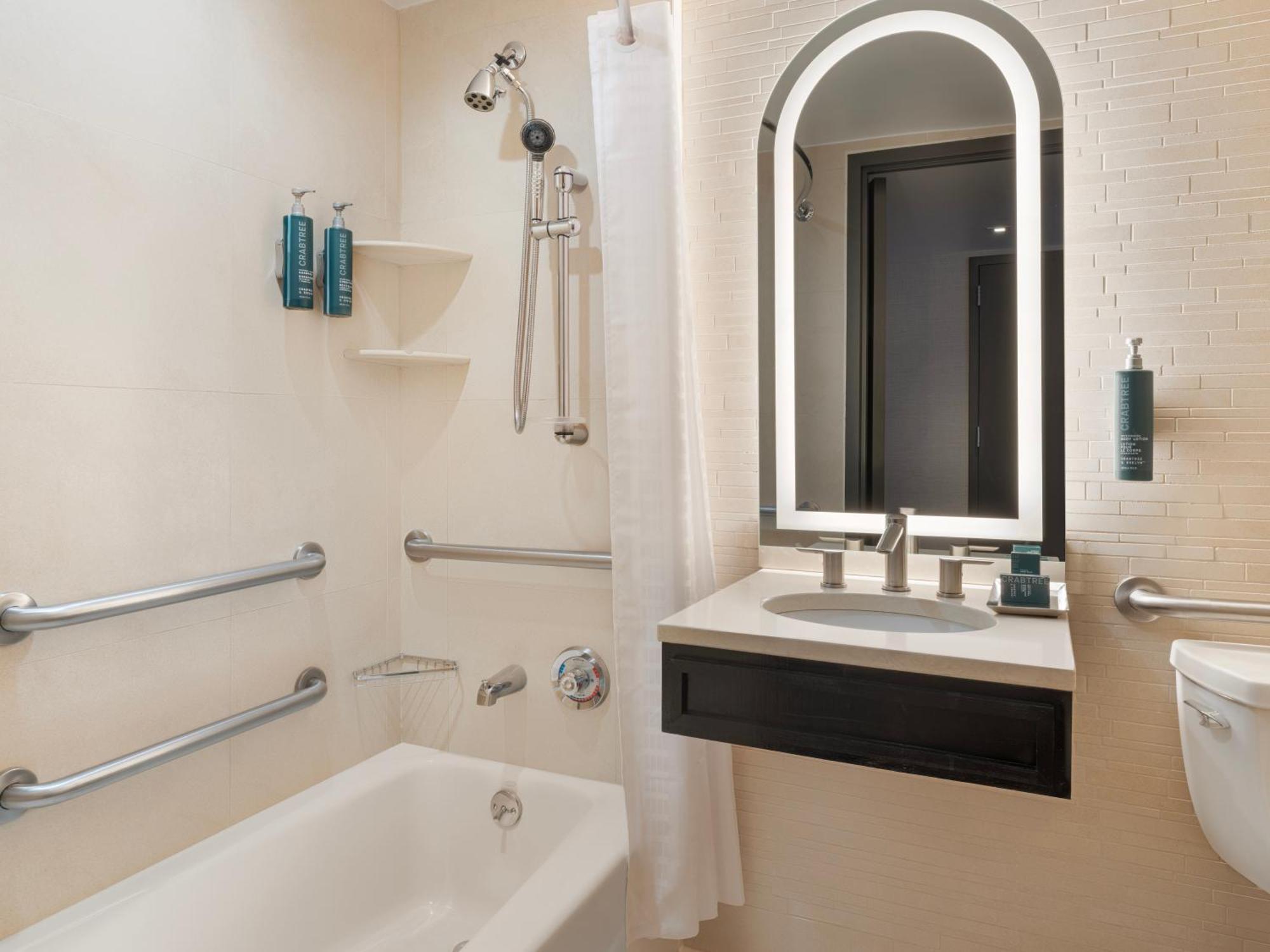 Queen Room Bath Tub Mobility Accessible