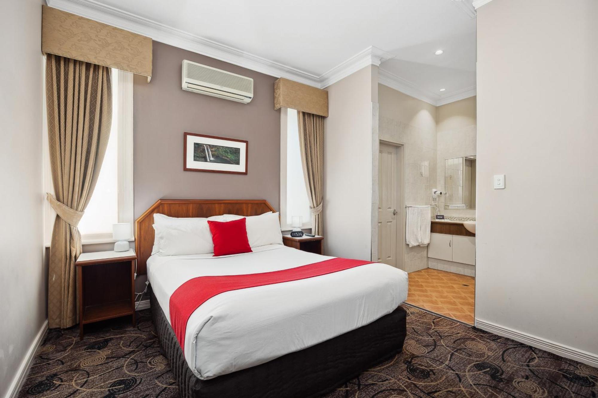 Deluxe Queen Room,1674729970:JPEG