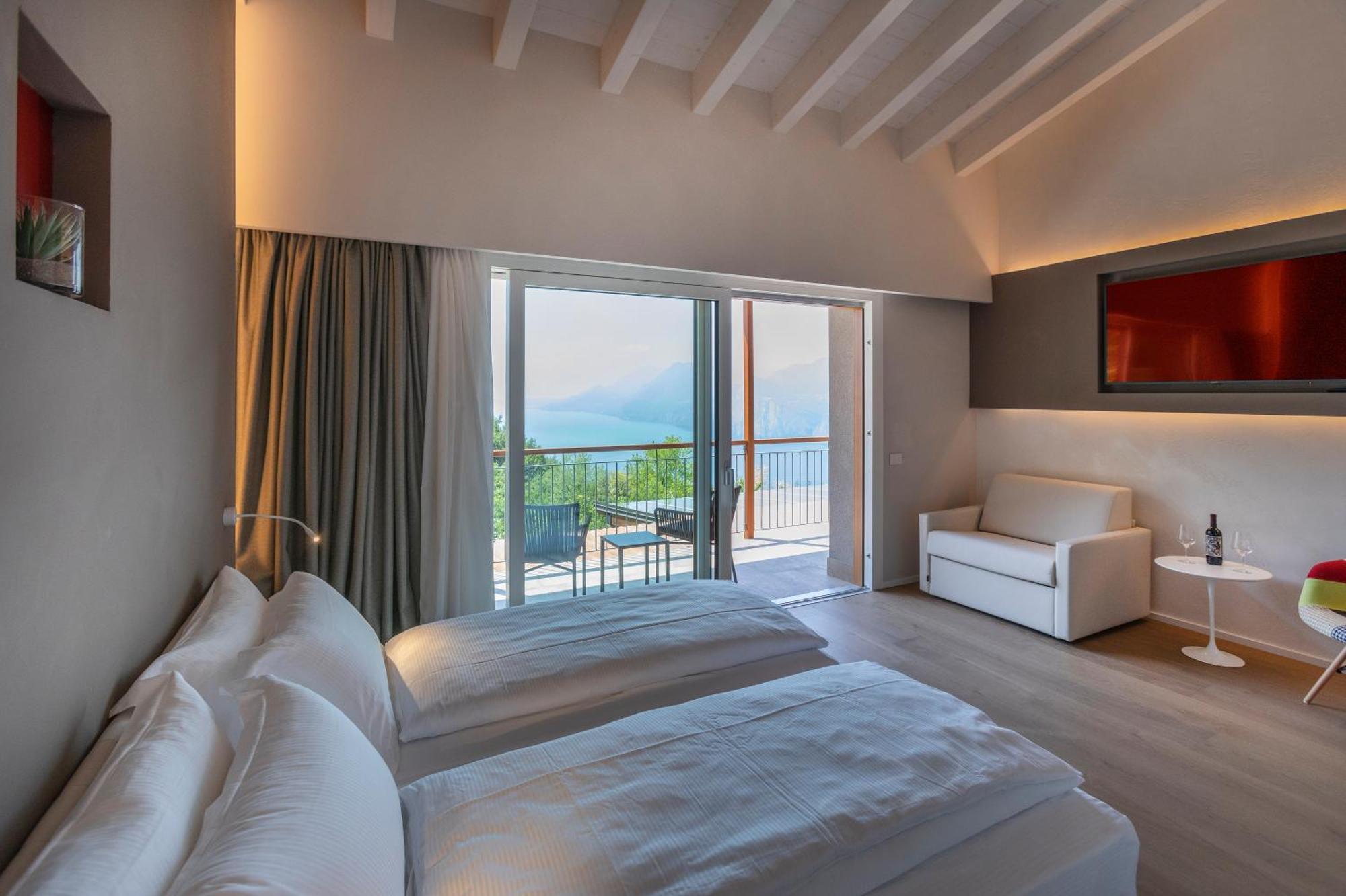 Triple Room with Lake View,1675720925:JPEG