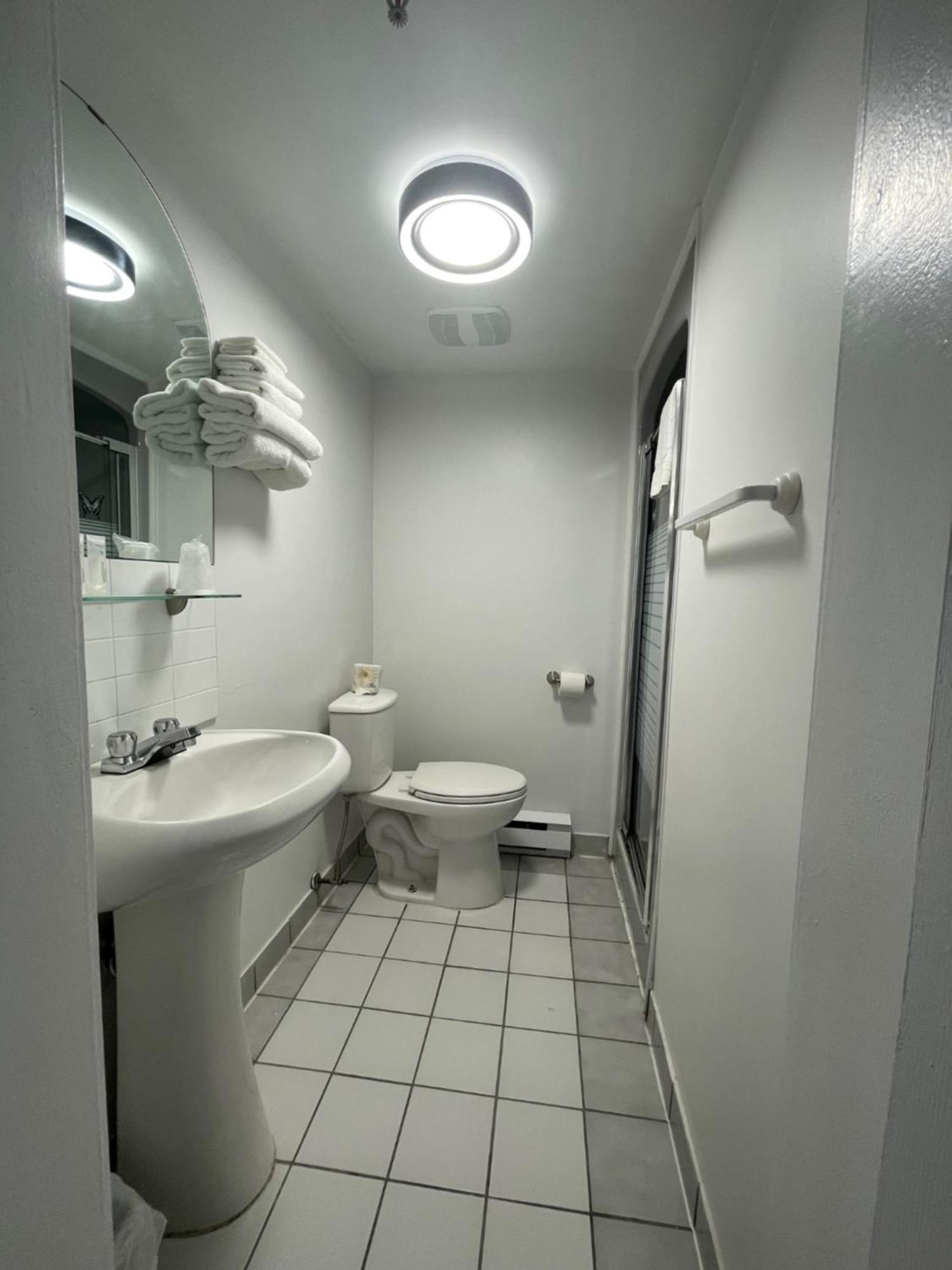 Budget Double Room,1681719275:JPEG