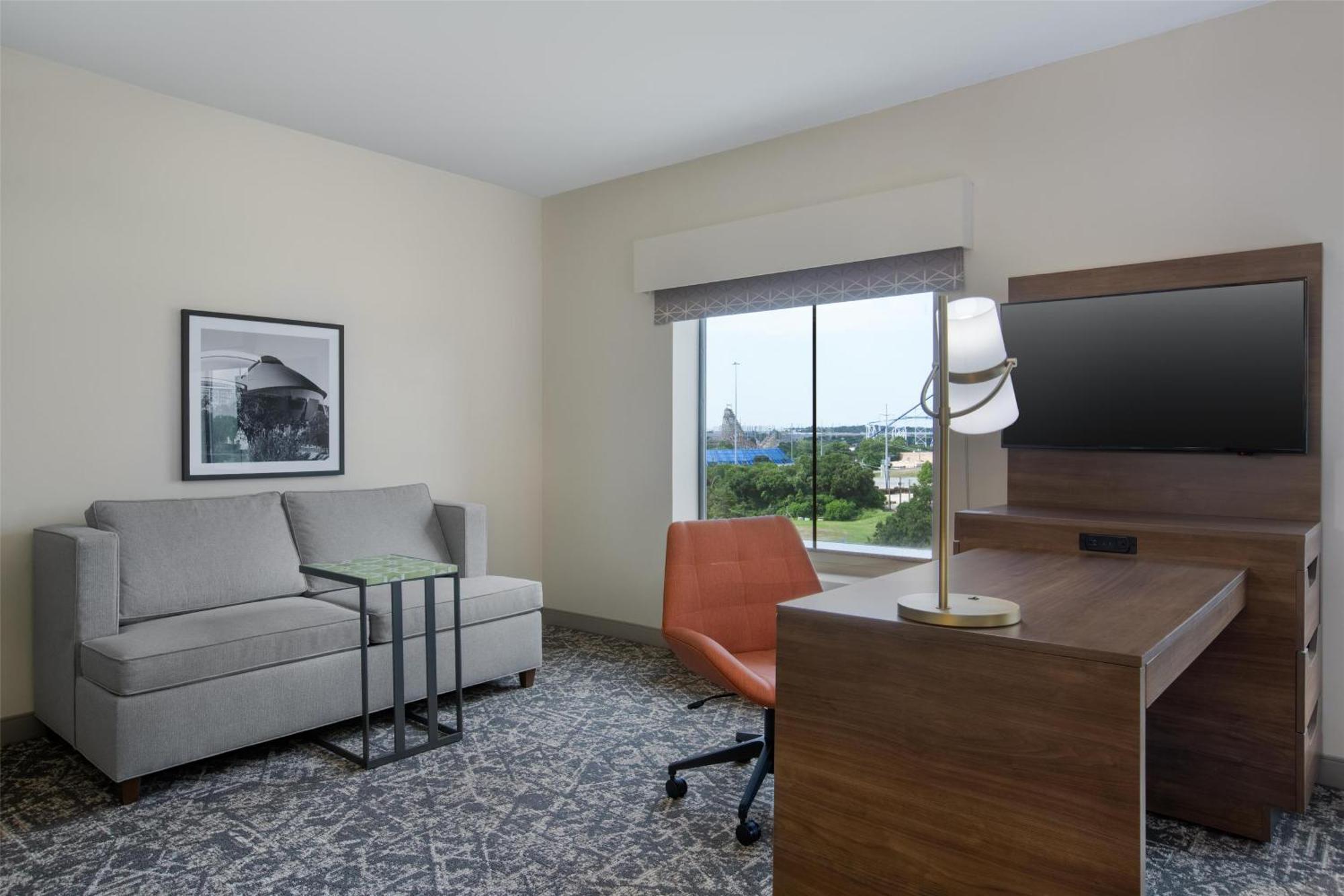 Queen Studio Suite with Two Queen Beds and Sofa Bed - Non-Smoking,1681726872:JPEG