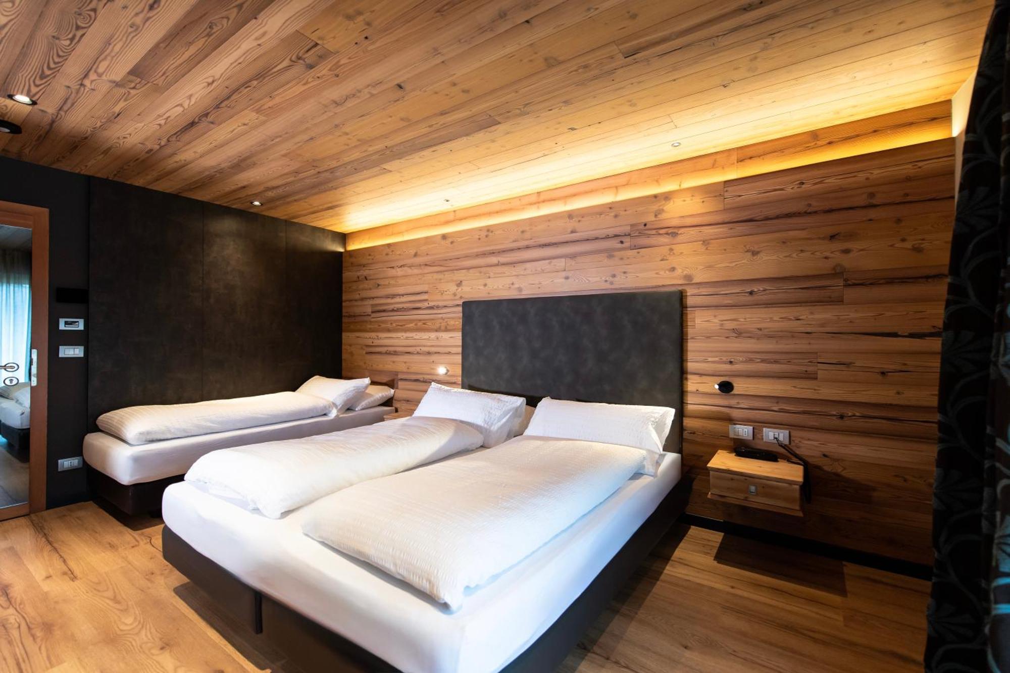 Triple Room,1685071405:JPEG
