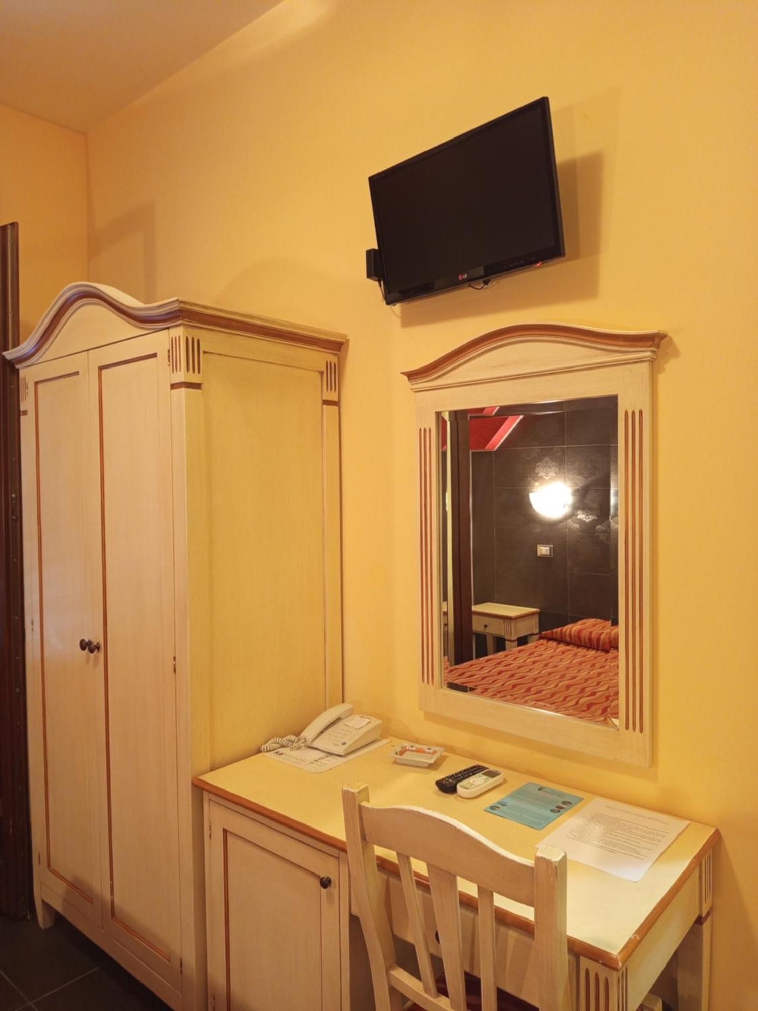 Triple Room,1685074859:JPEG