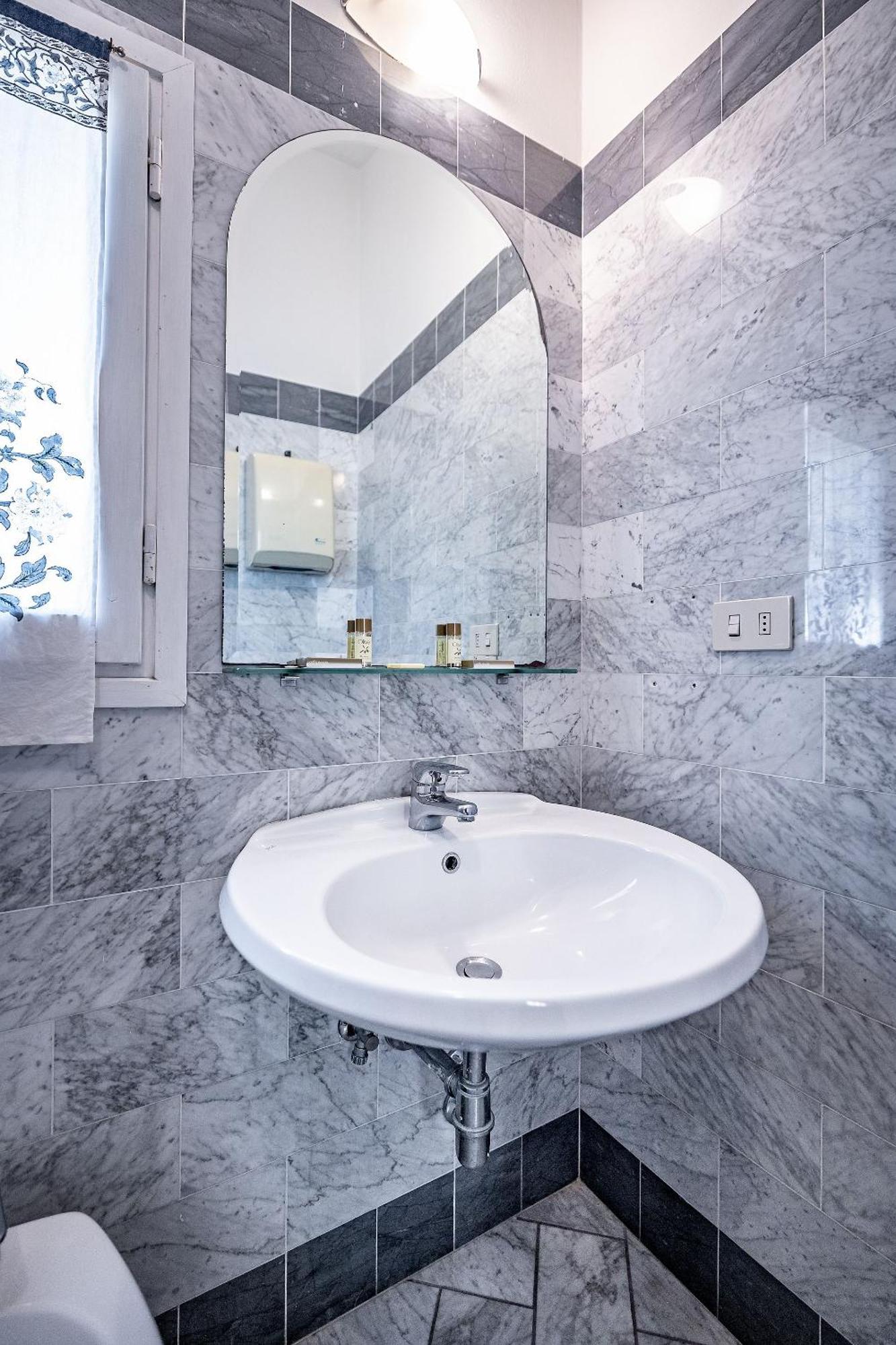 Double Room with Private External Bathroom