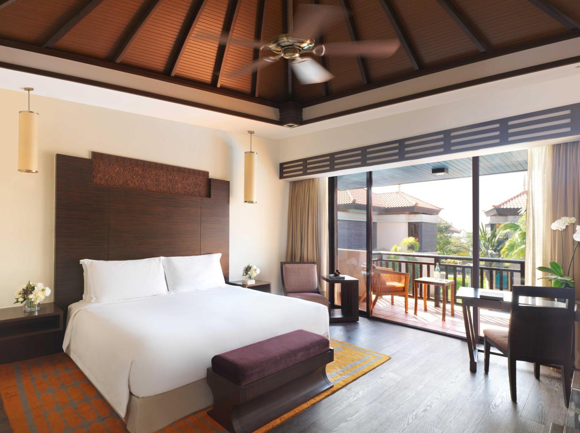 Premier Lagoon View Room
