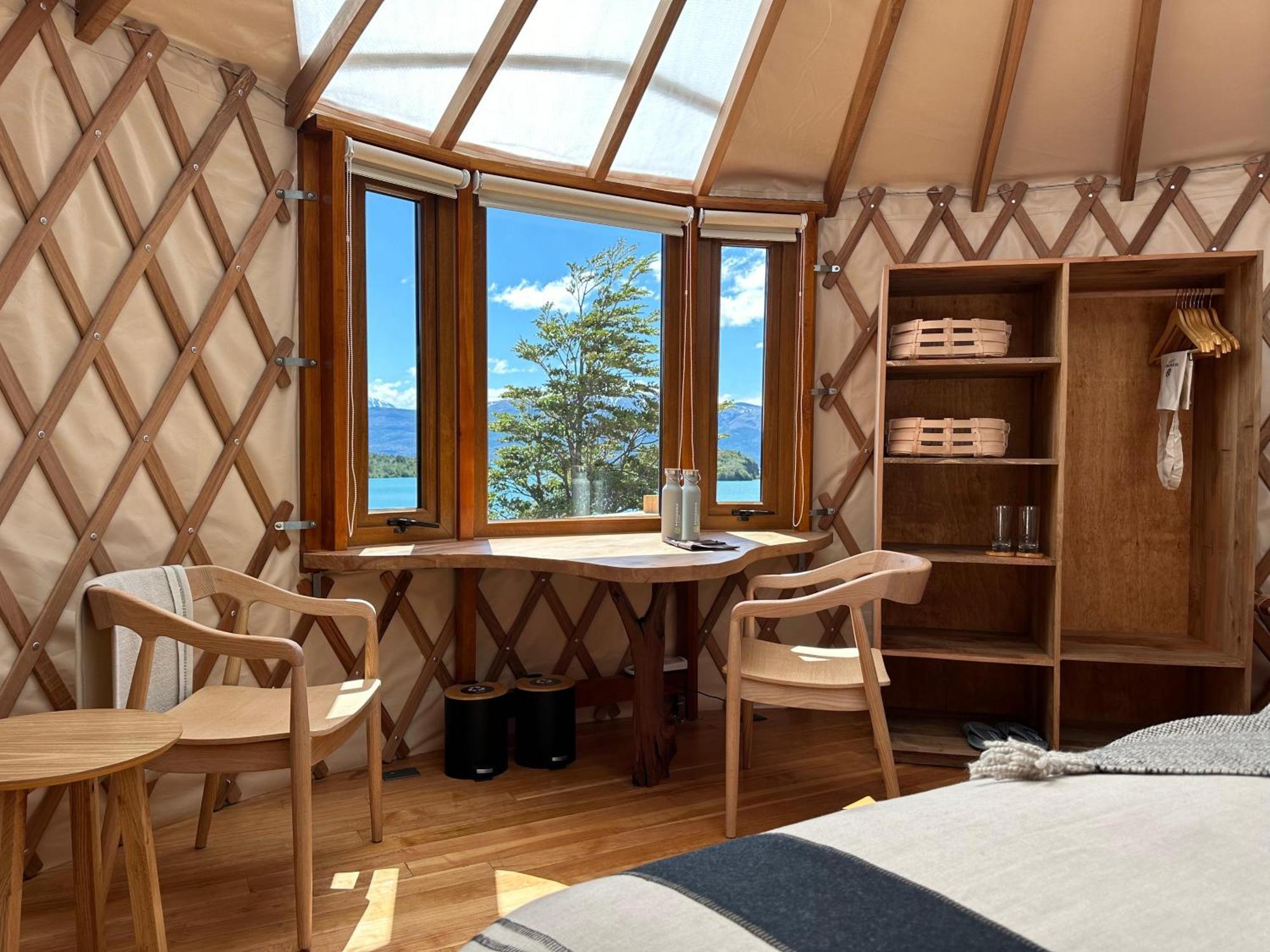 Deluxe Doppel-/Zweibettzimmer mit Seeblick