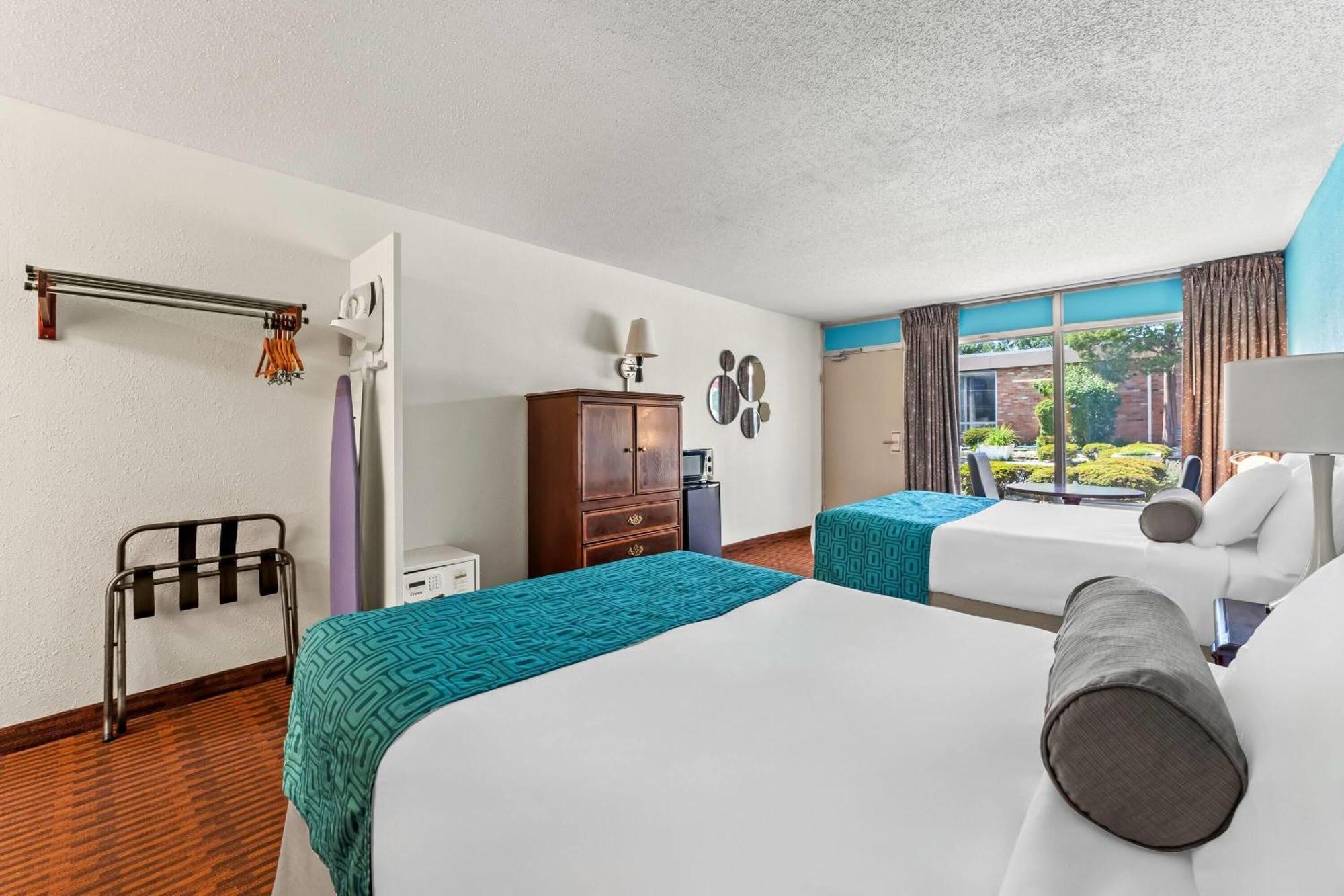 Standard Room Two Double Beds Non-Smoking
