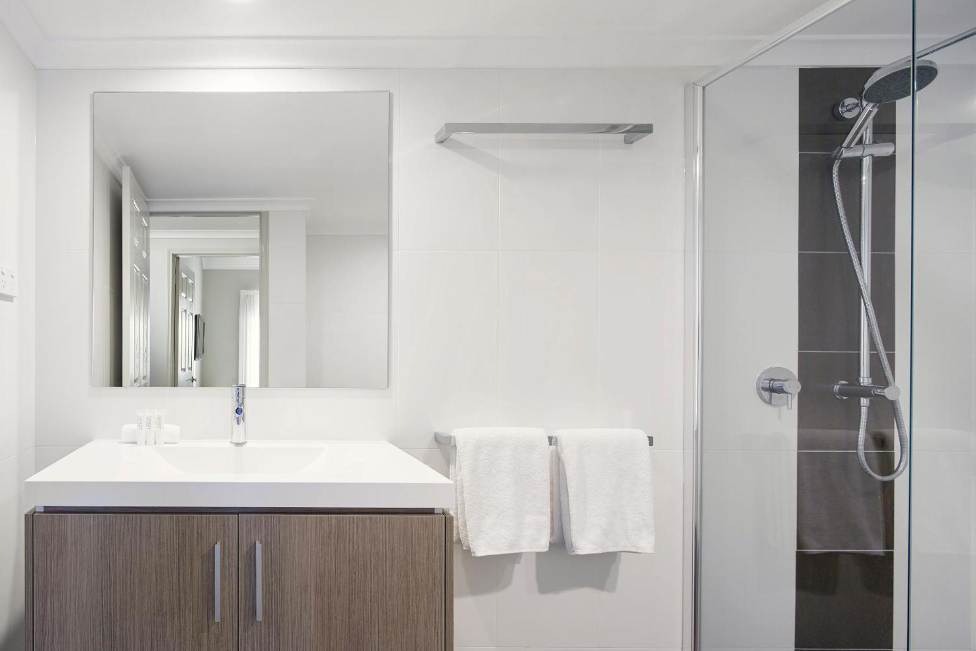 One-Bedroom Deluxe Apartment