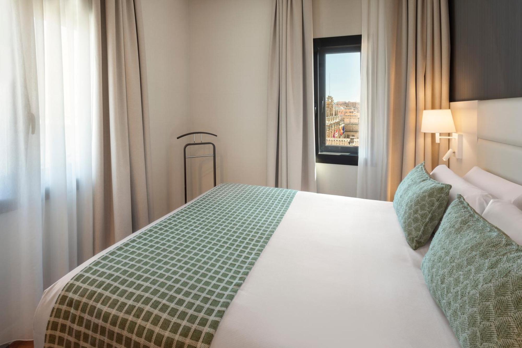 Superior Double or Twin Room with Terrace