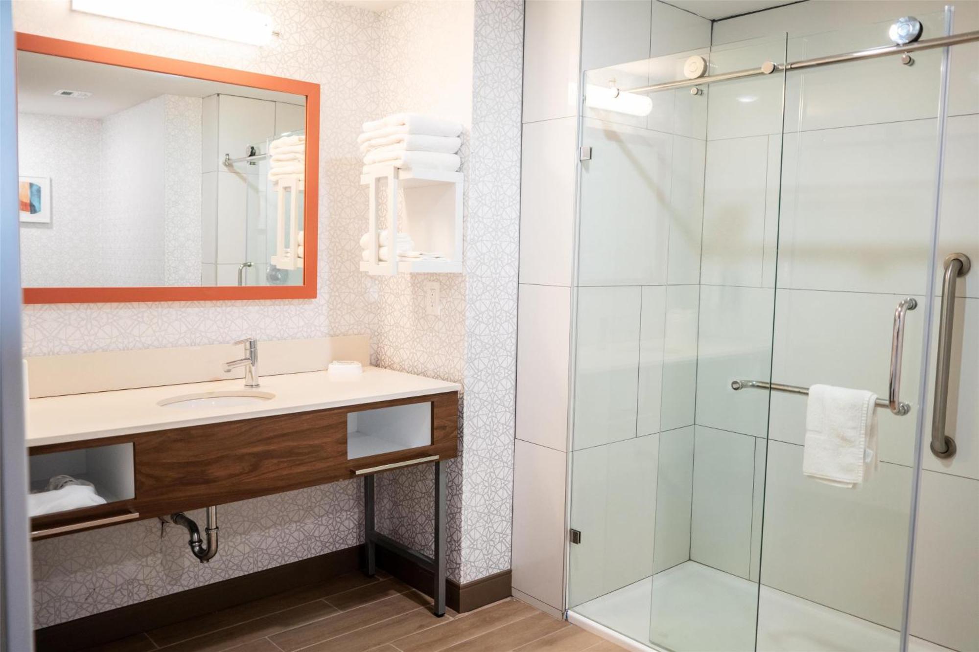 King Room with King Bed - Non-Smoking,1697848955:JPEG