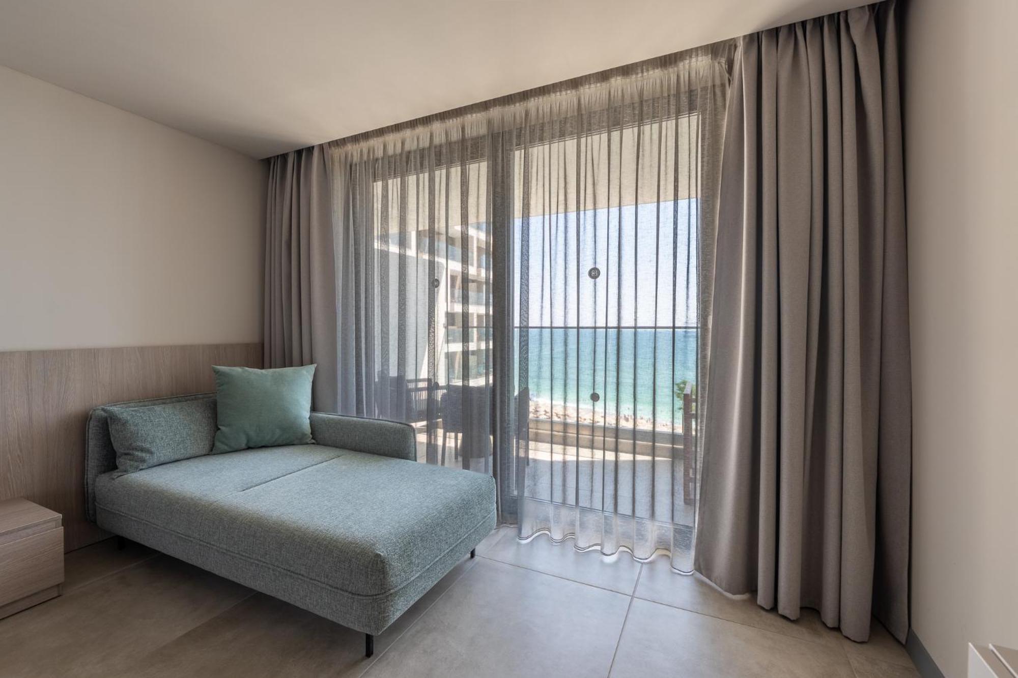 Deluxe Double Sea View Room  with unlimited access to Calma SPA Center