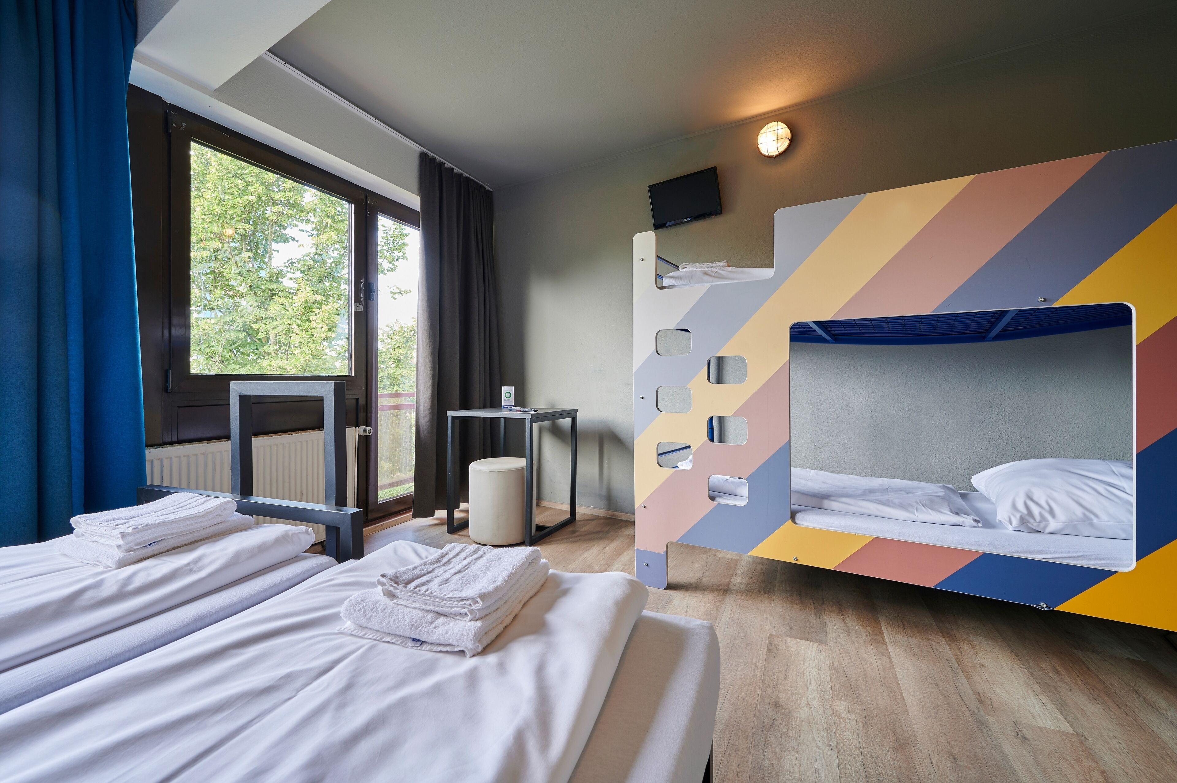 Bed 4-Bed Dormitory Room