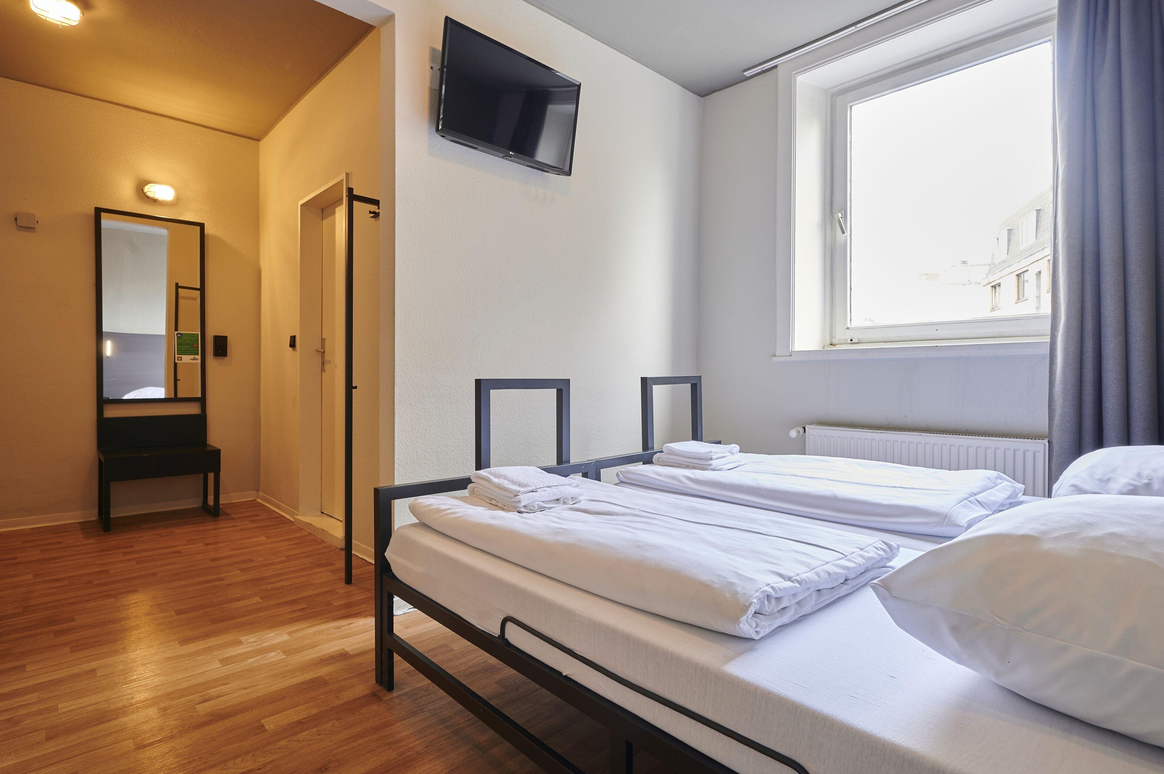 Twin Room with Shared Bathroom,1709812495:JPEG