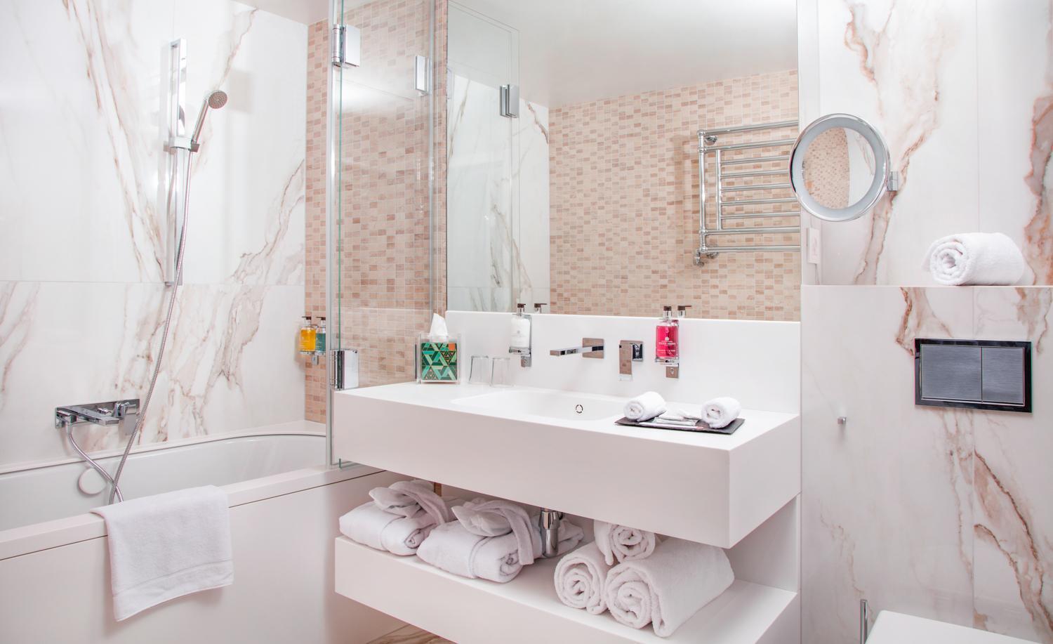 Unique Renovated Junior Suite 40m2