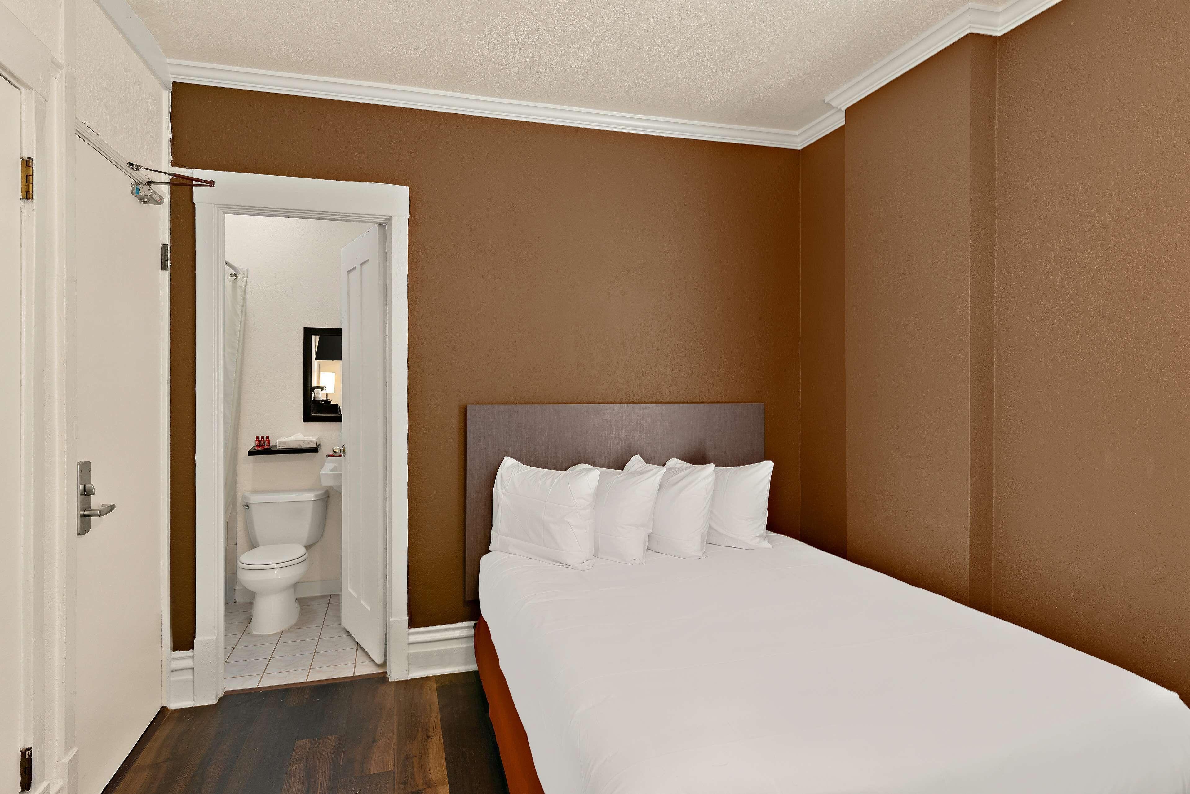 Queen Room Bunk Bed Non-Smoking