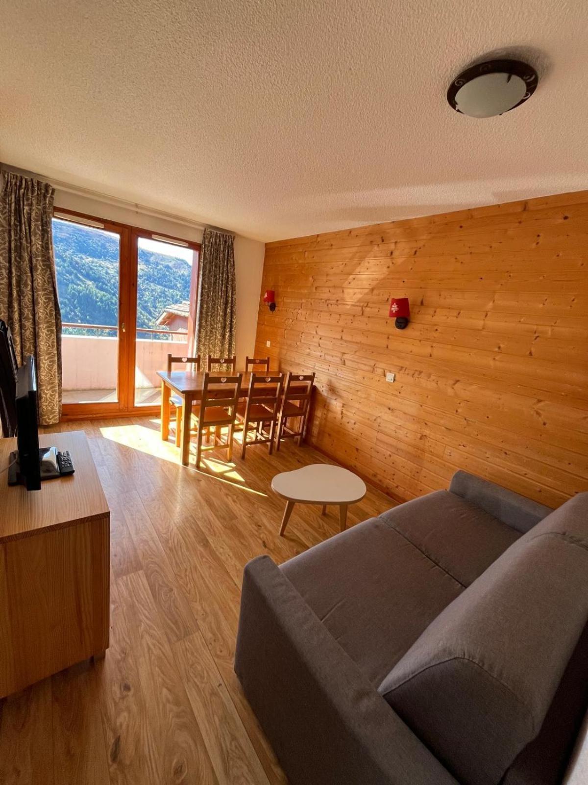 One-Bedroom Apartment Cabin,1710603464:JPEG