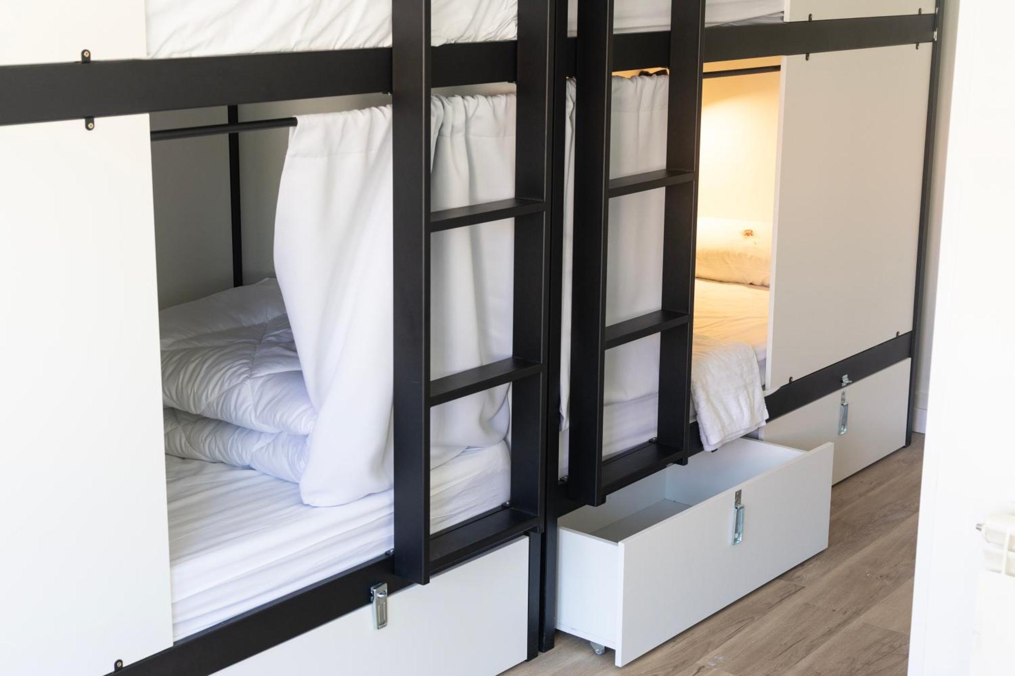 Bed 6-Bed Female Dormitory Room