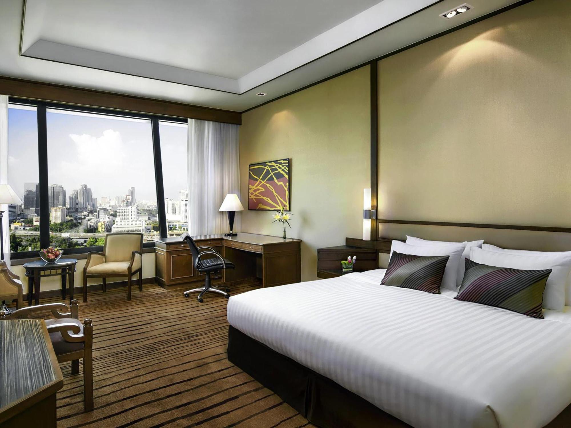 Executive Room with 1 King Bed, Executive Lounge Access - 20% off on Food & Beverages