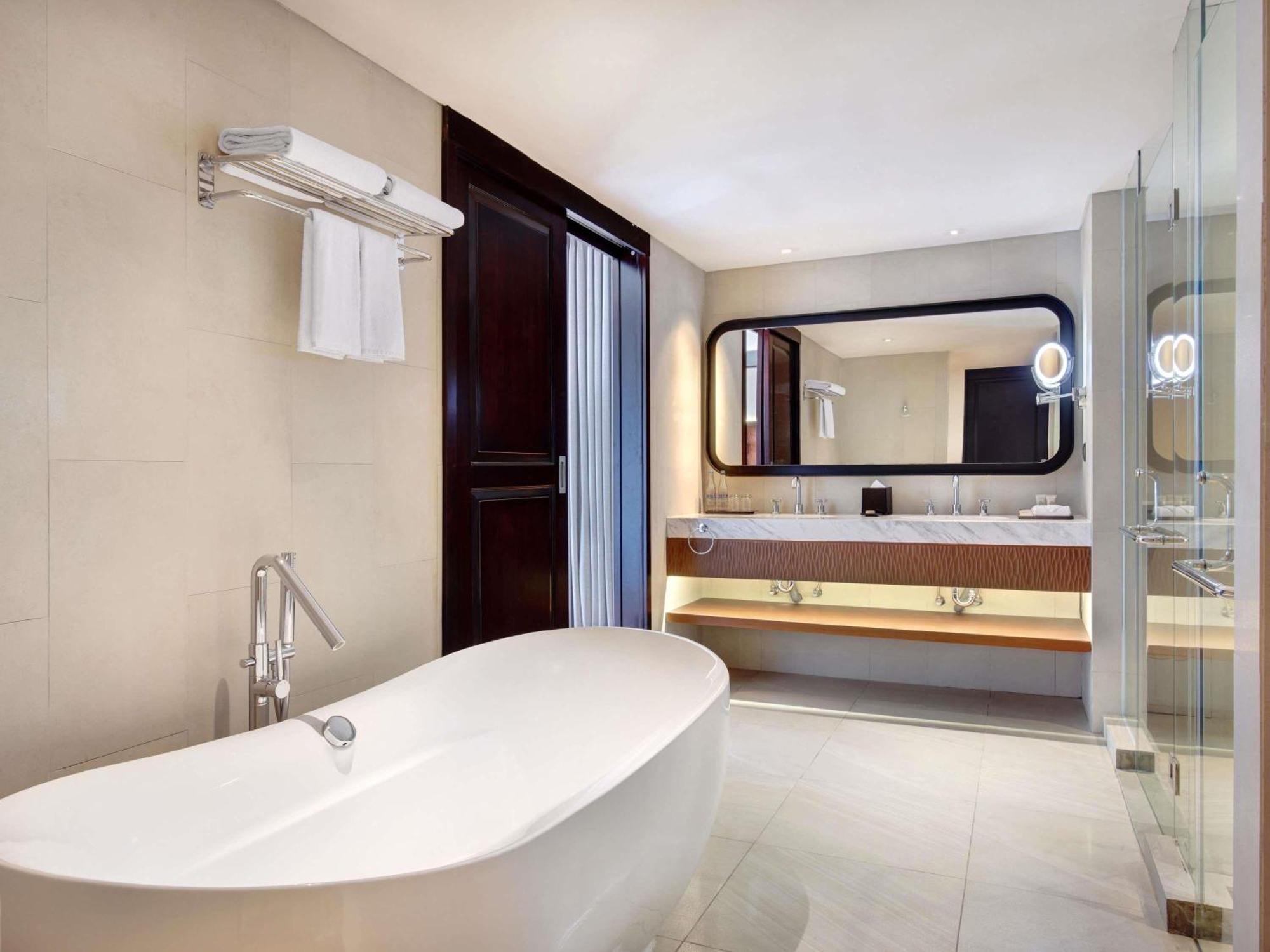 Executive King Suite,1718566473:JPEG