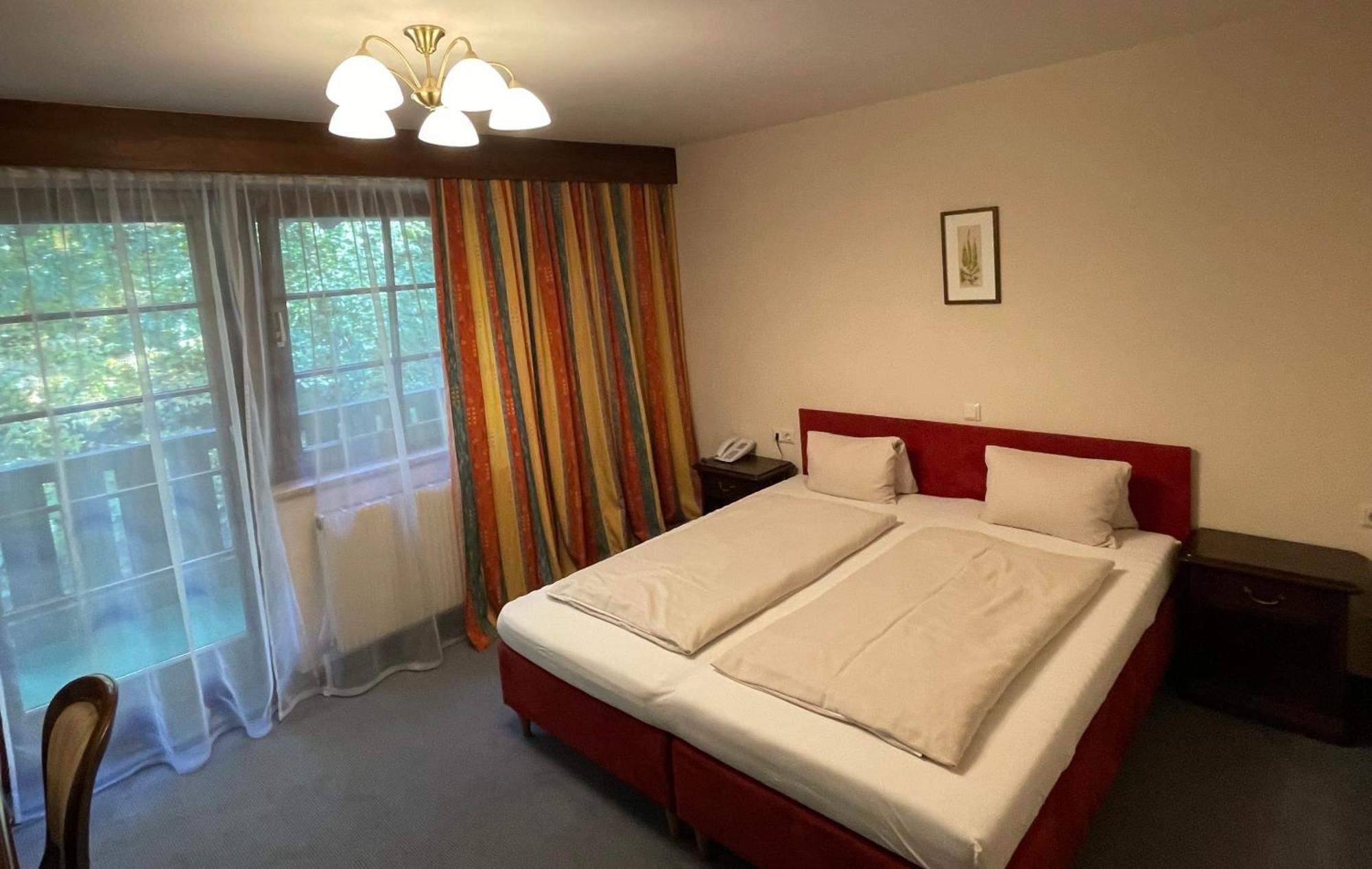 Doppelzimmer mit Gartenblick