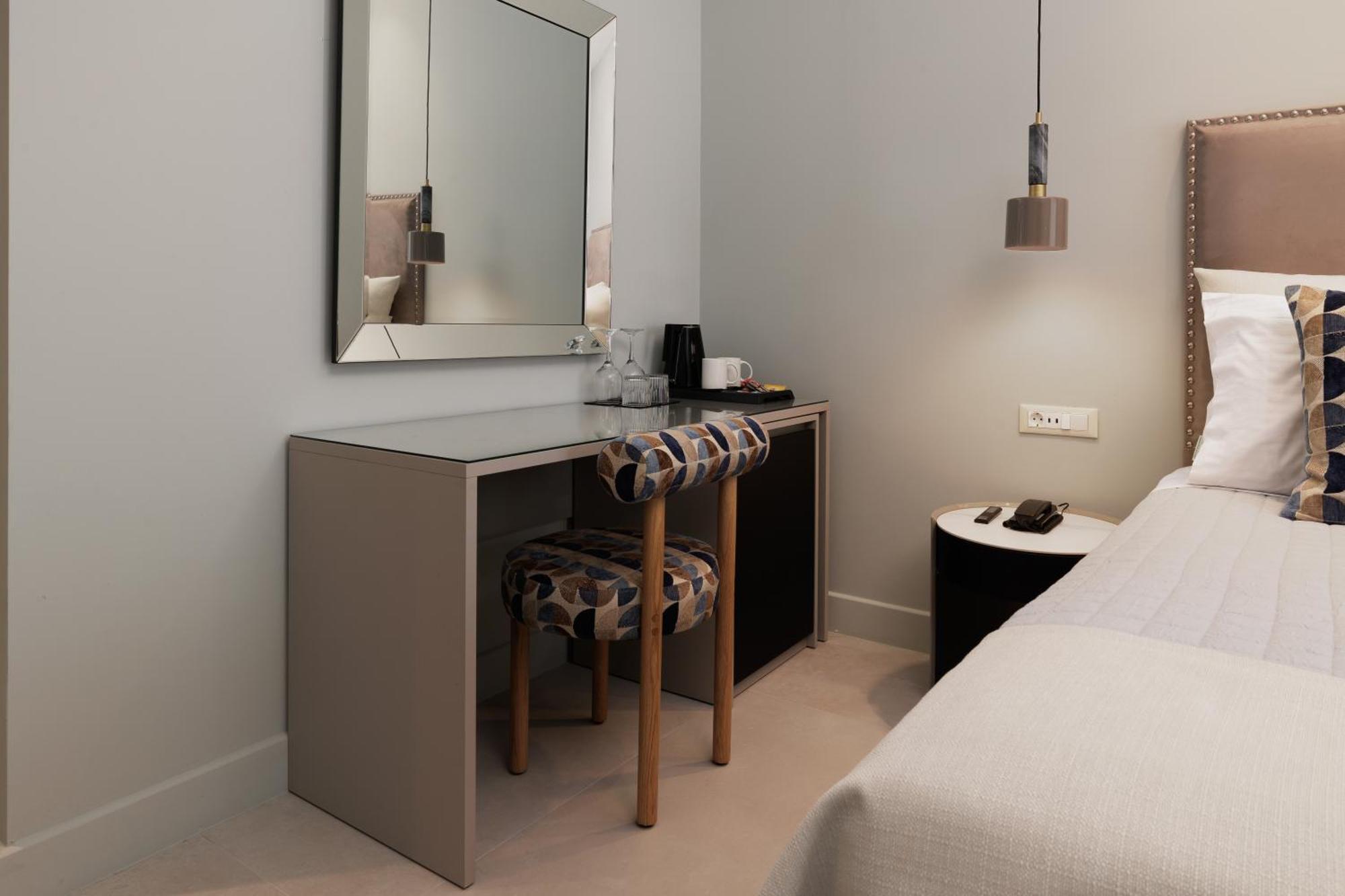 Deluxe Double or Twin Room Sea View
