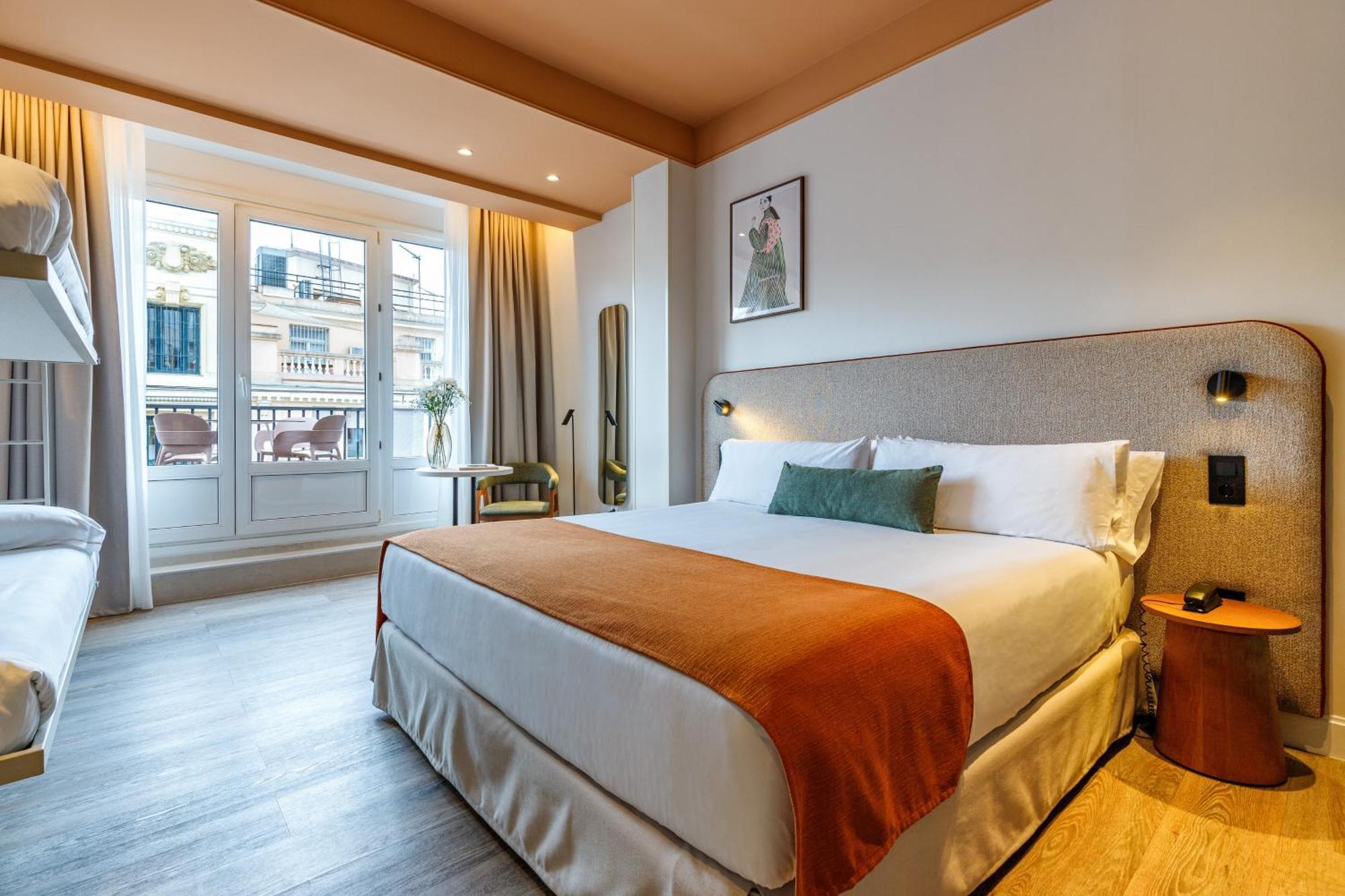 Deluxe Zimmer mit Terrasse (4 Erwachsene)