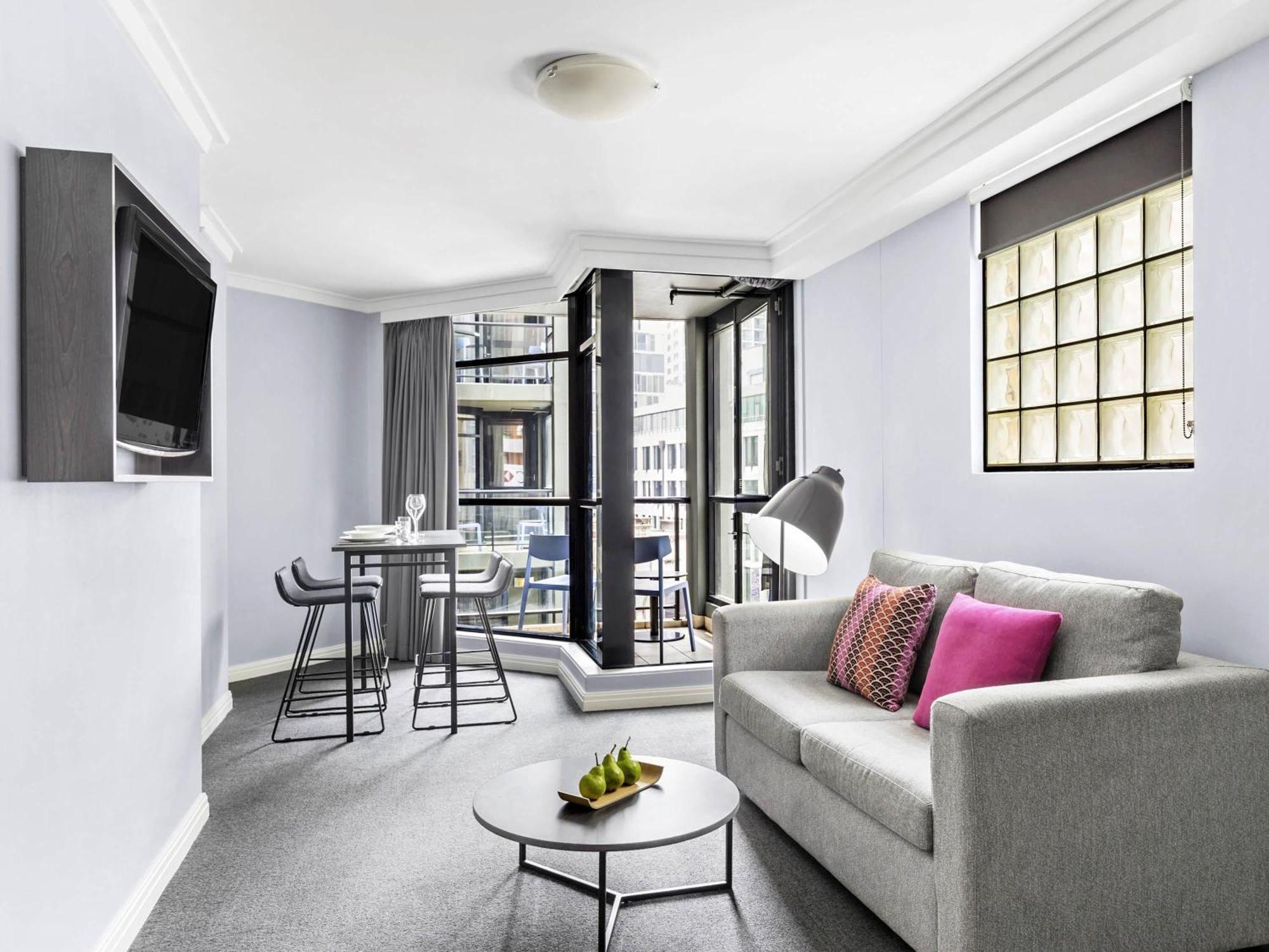 One-Bedroom Apartment One Queen Bed