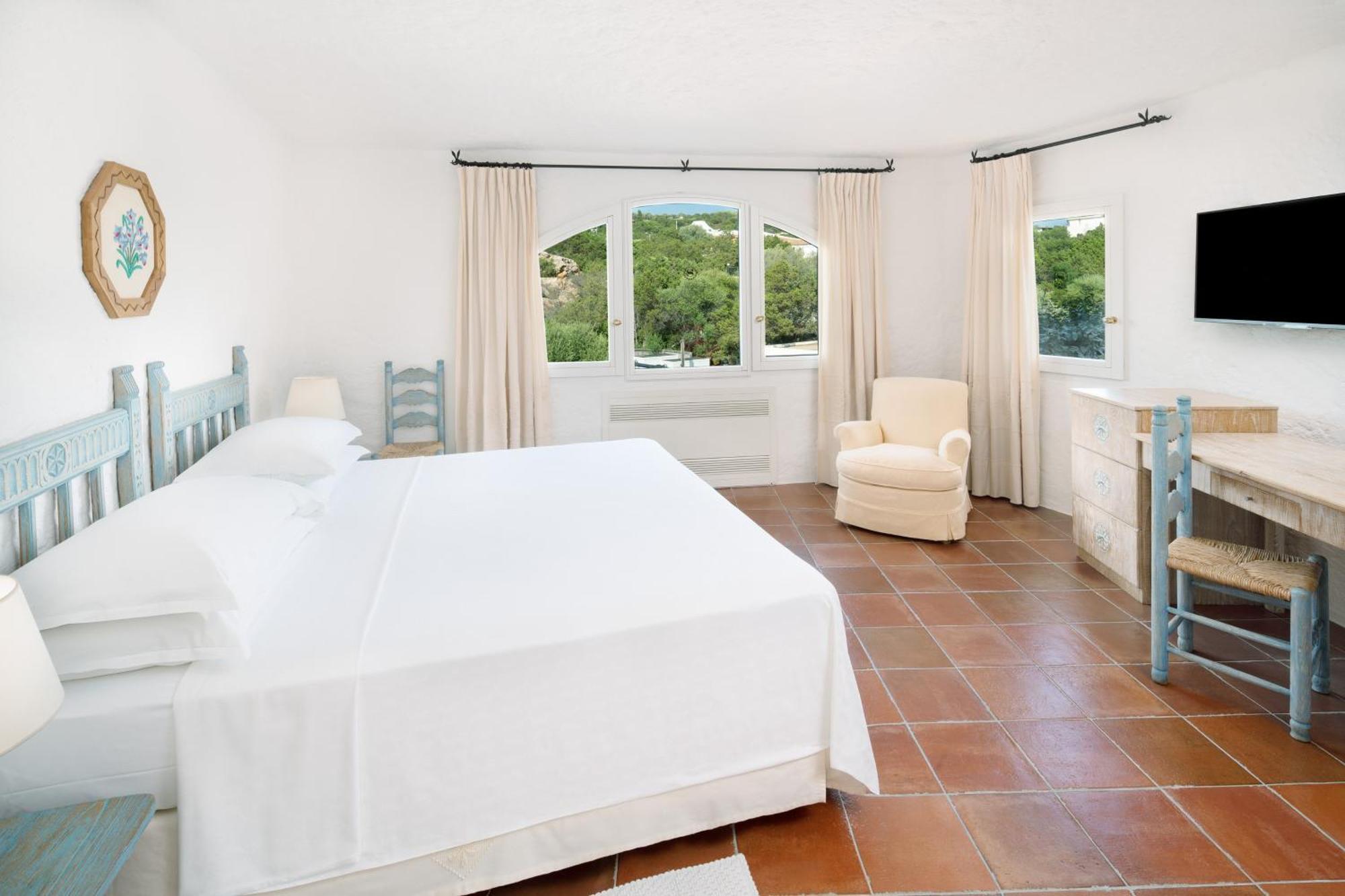 Classic Double Room, king size bed, inner view,1739388027:JPEG