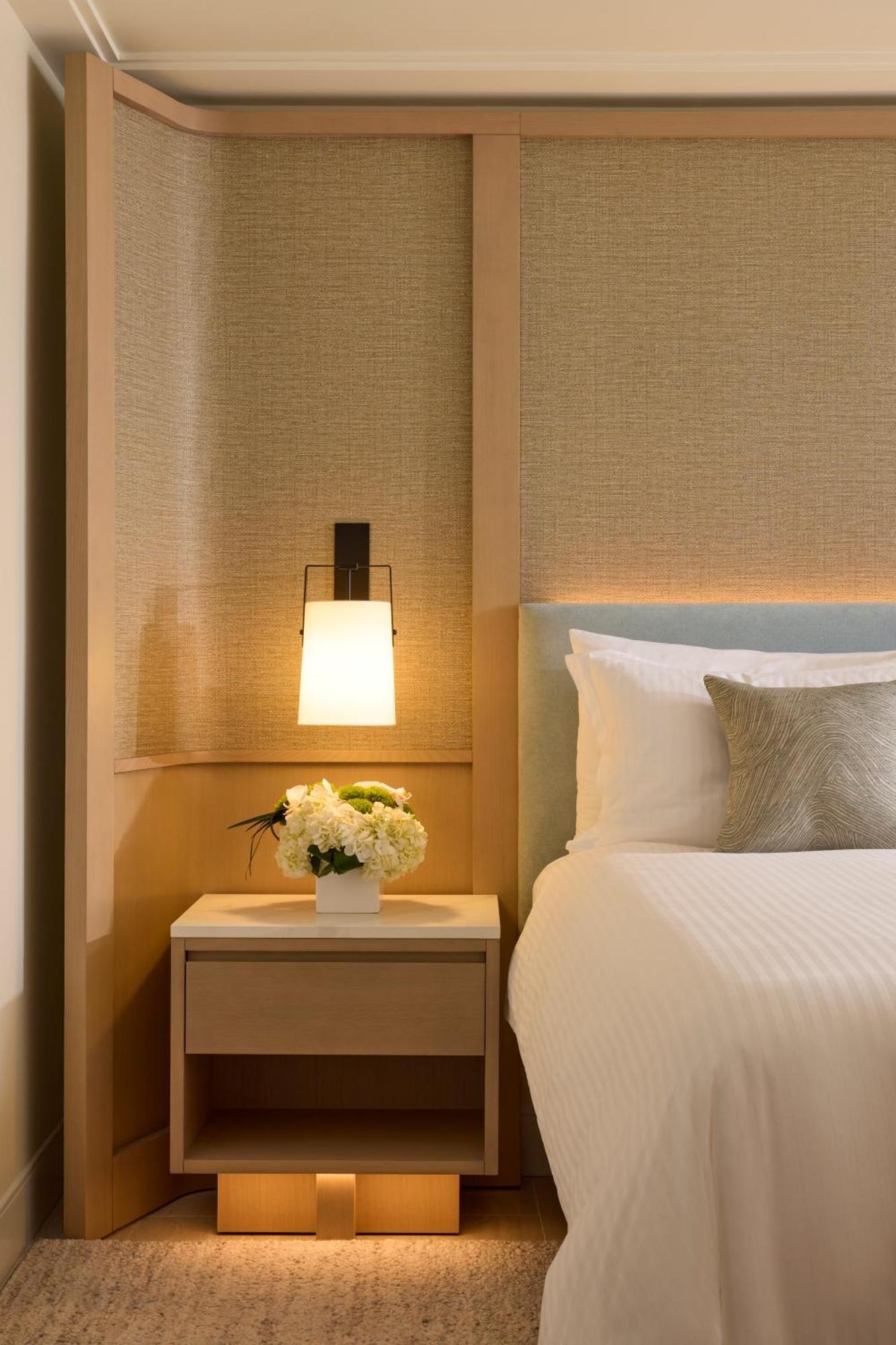King Room City Skyline View