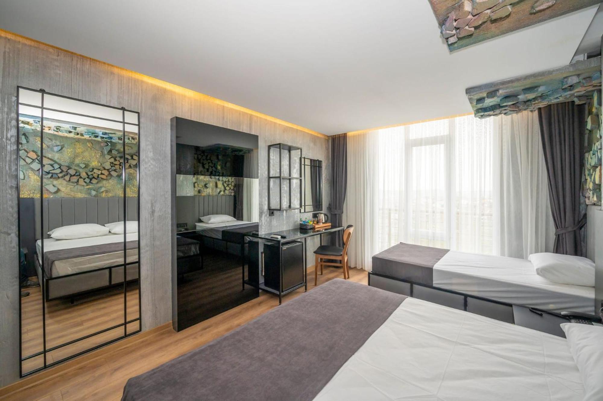 Deluxe Double or Twin Room