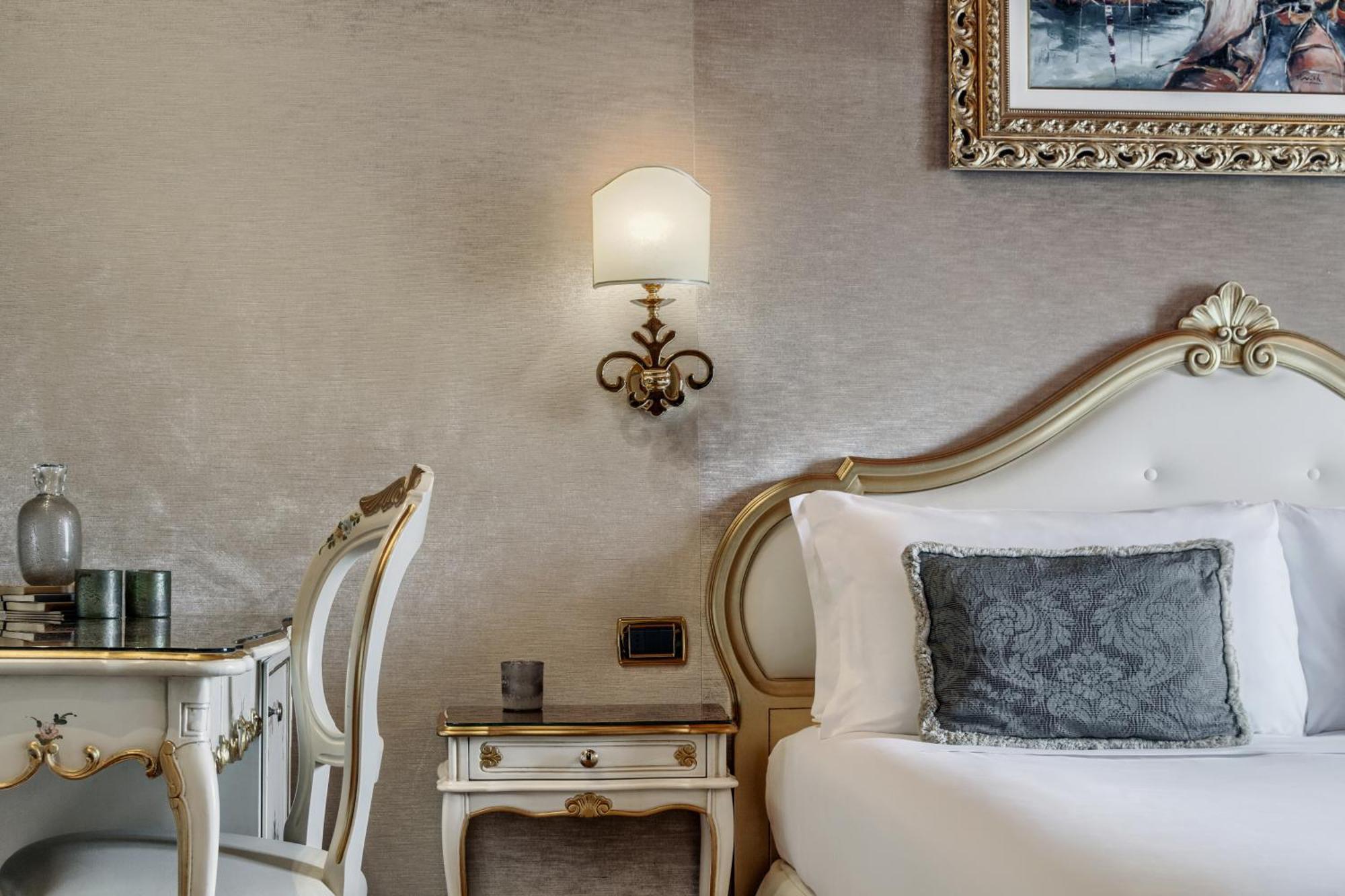 Classic Queen Room