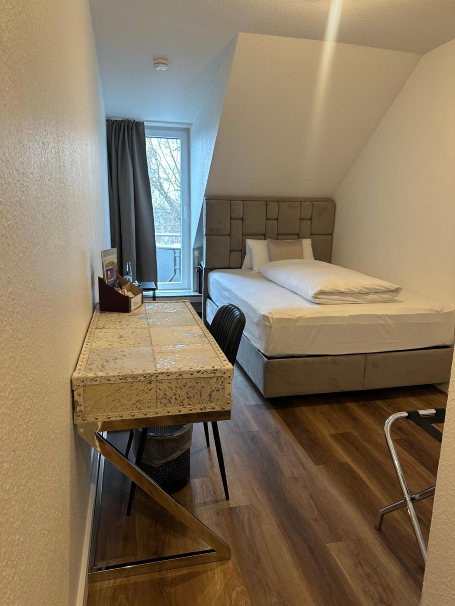 Single Room Balcony