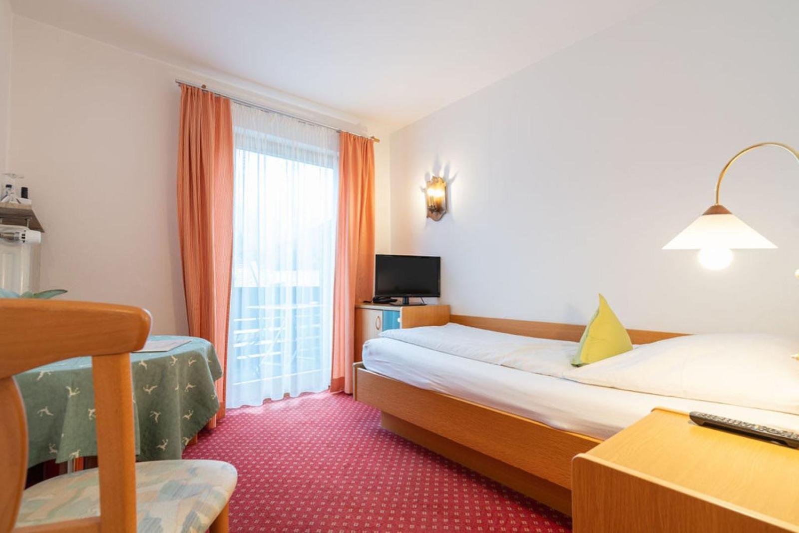 Single Room,1742636979:JPEG