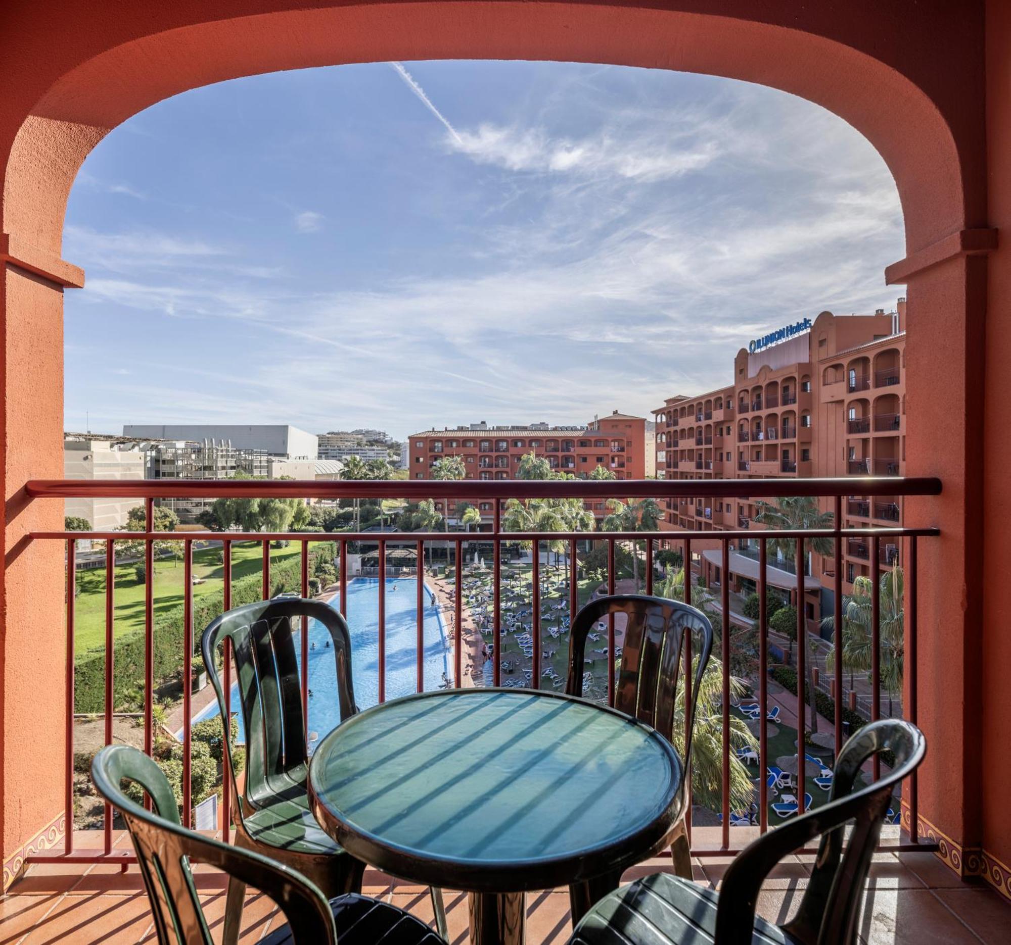 One-Bedroom Apartment Pool View