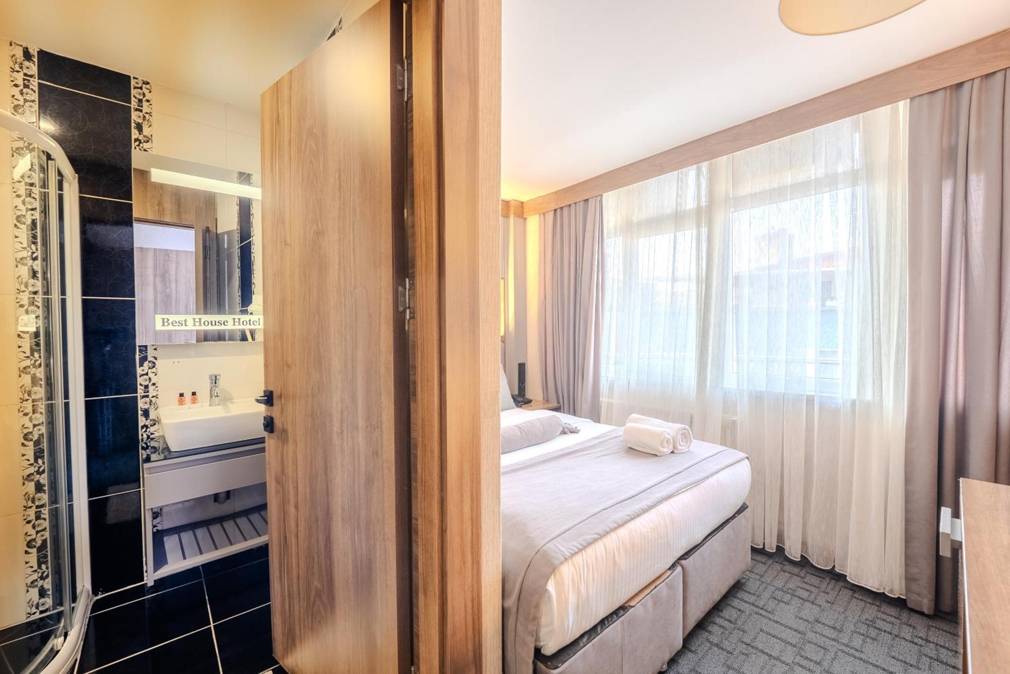 Large Single Room