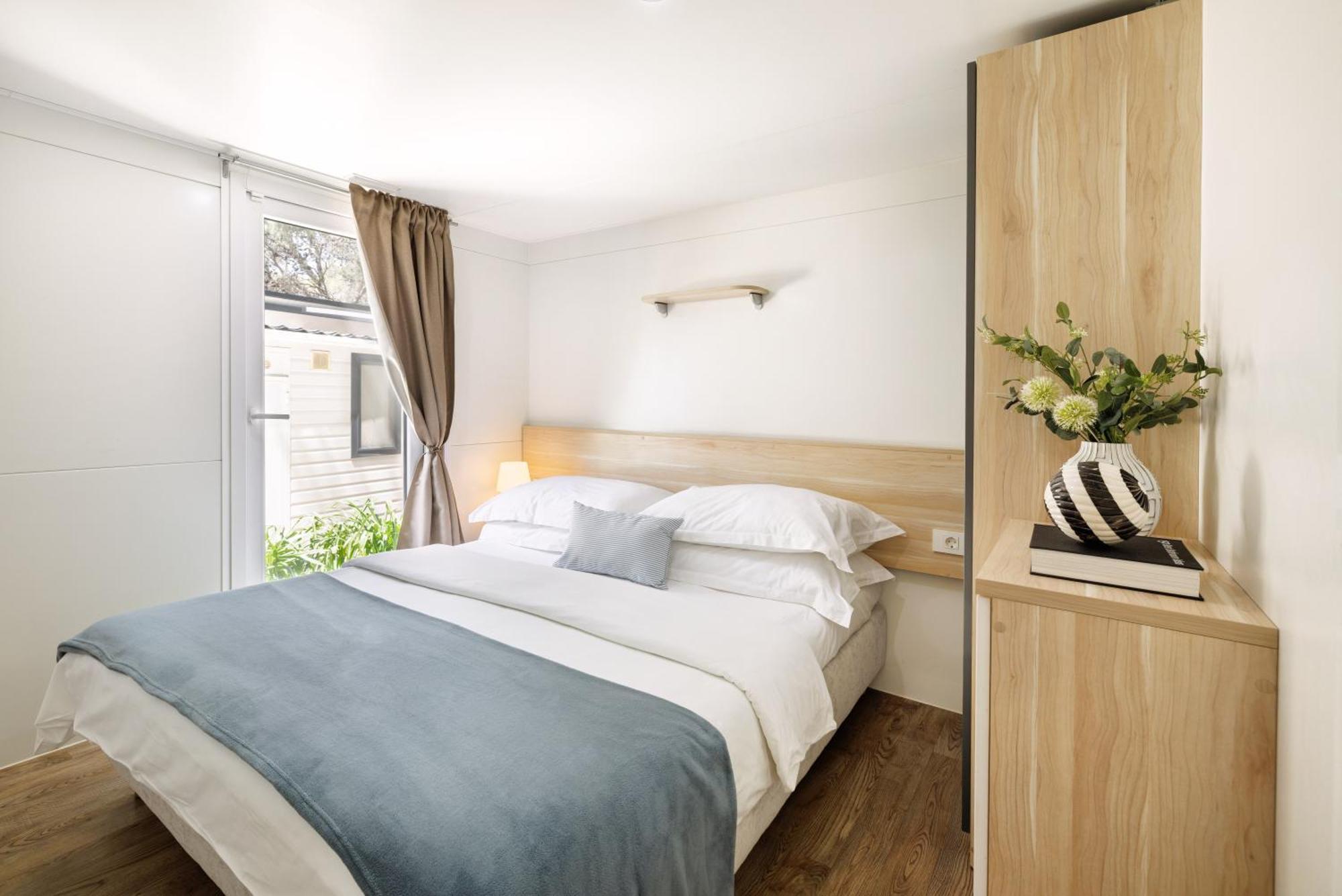 Two-Bedroom Mobile Home,1742881144:JPEG