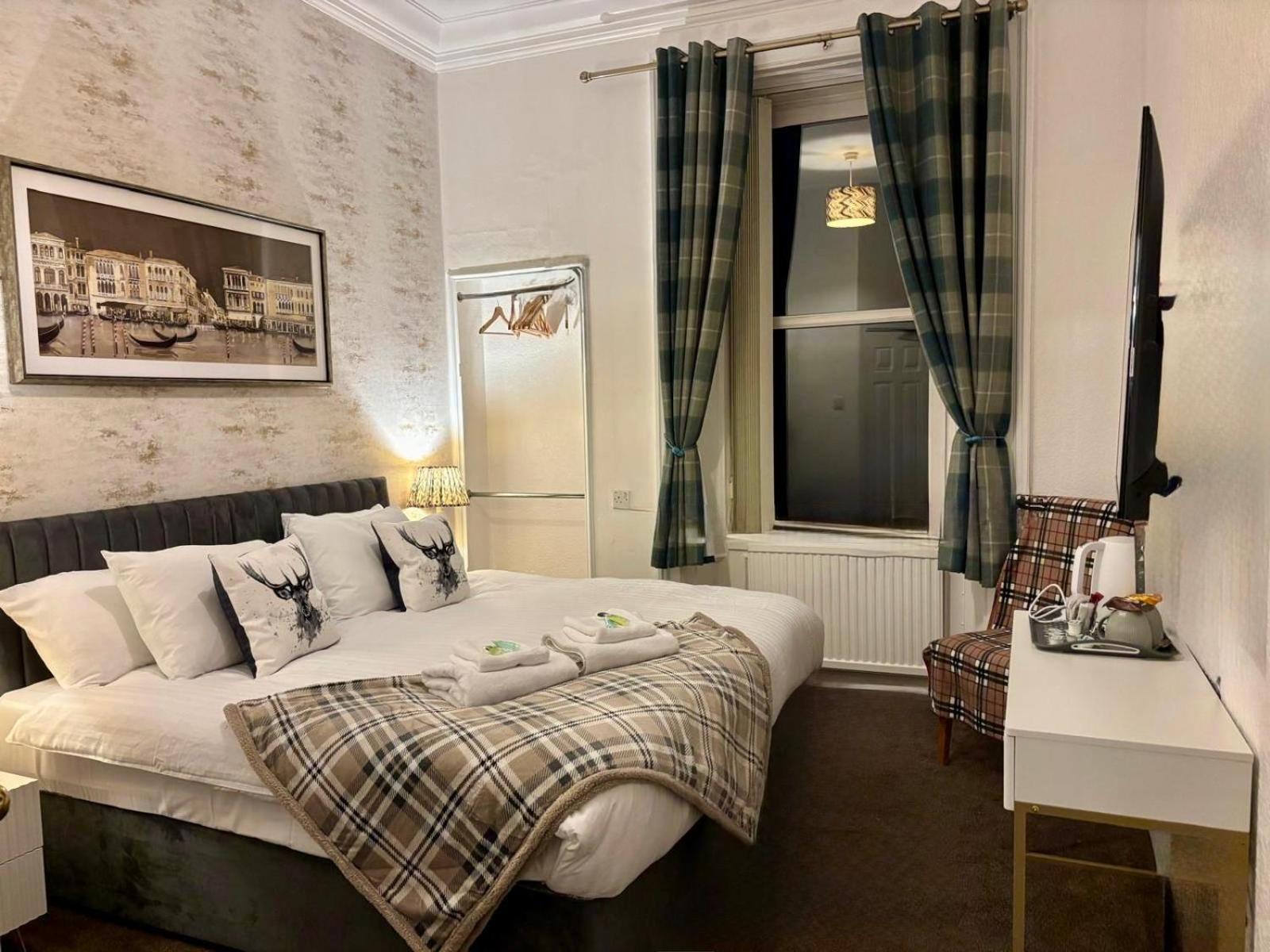 Double Room Private Bathroom