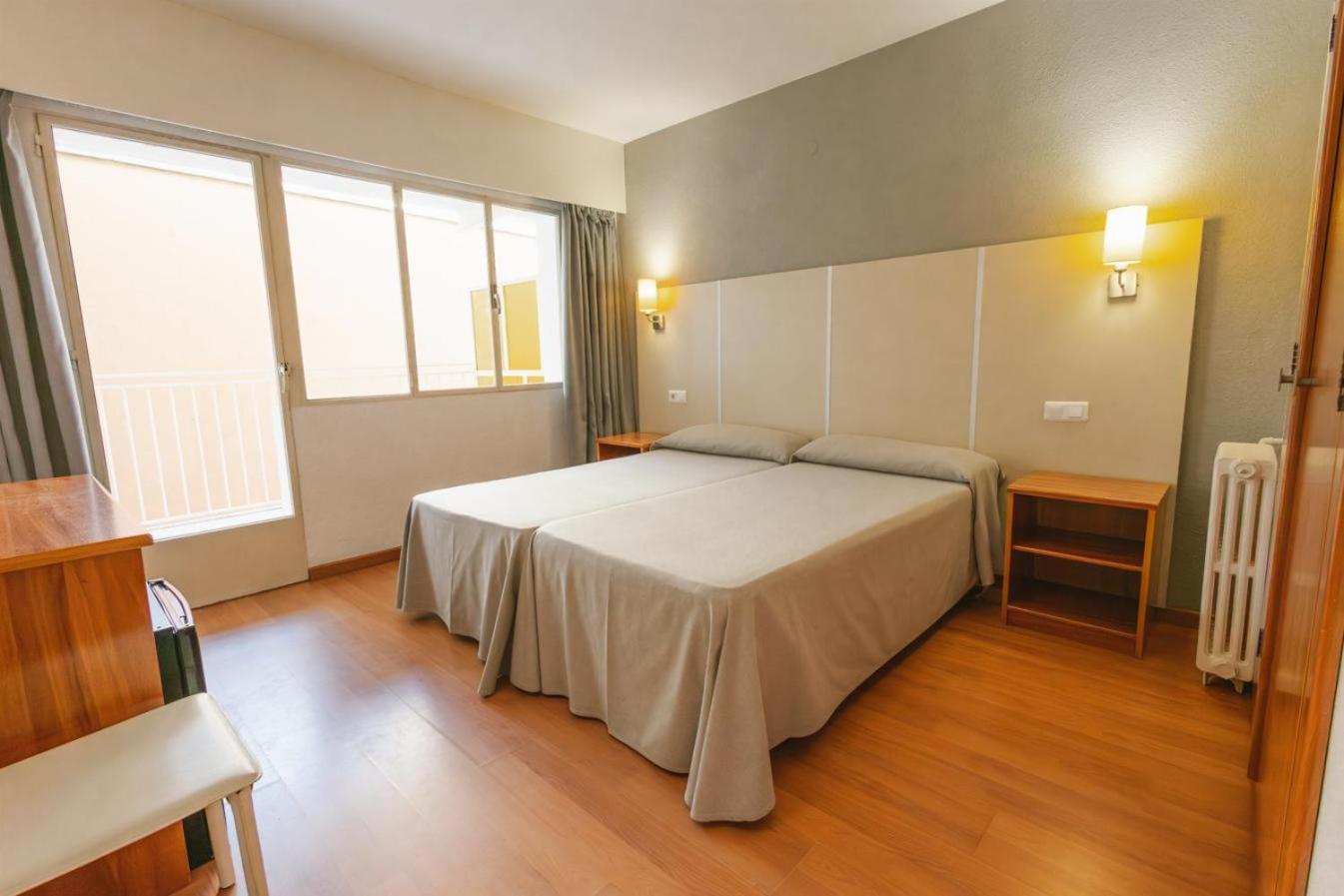Essential Double Room (3 Adults)