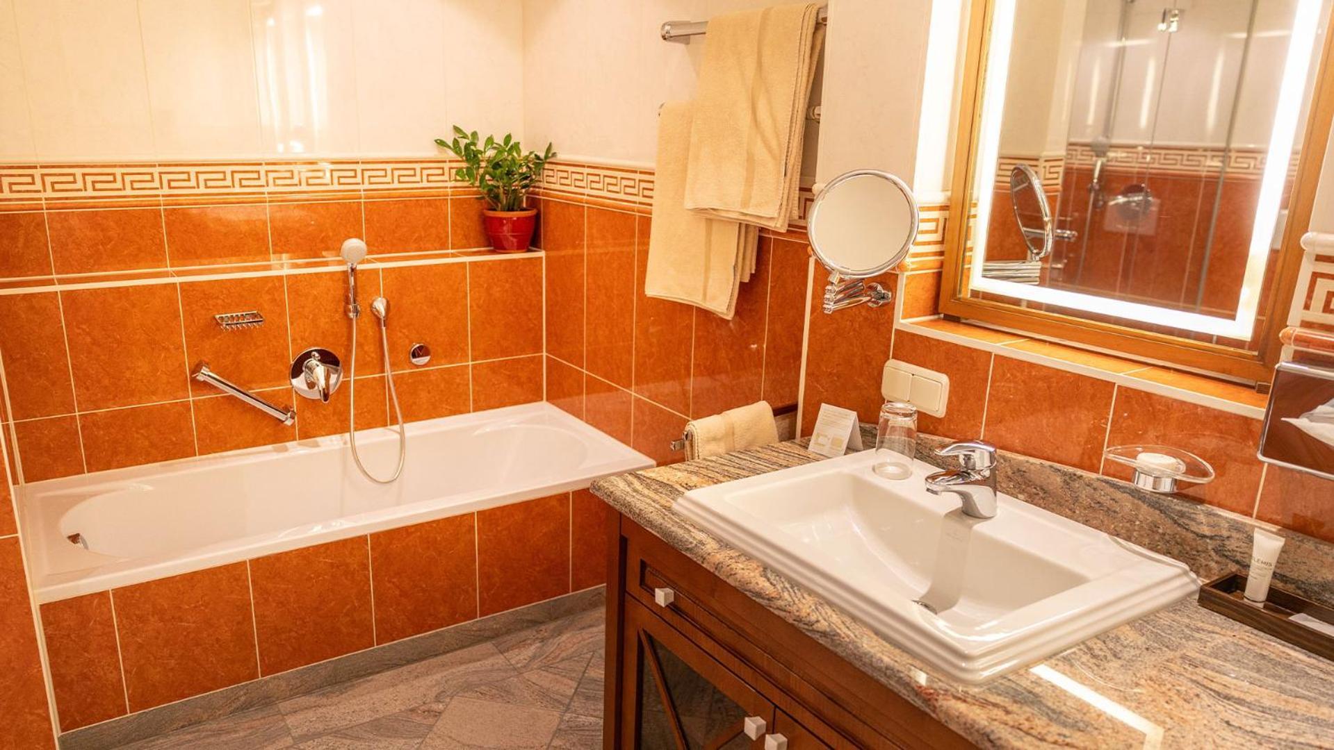 Deluxe Suite,1746884298:JPEG