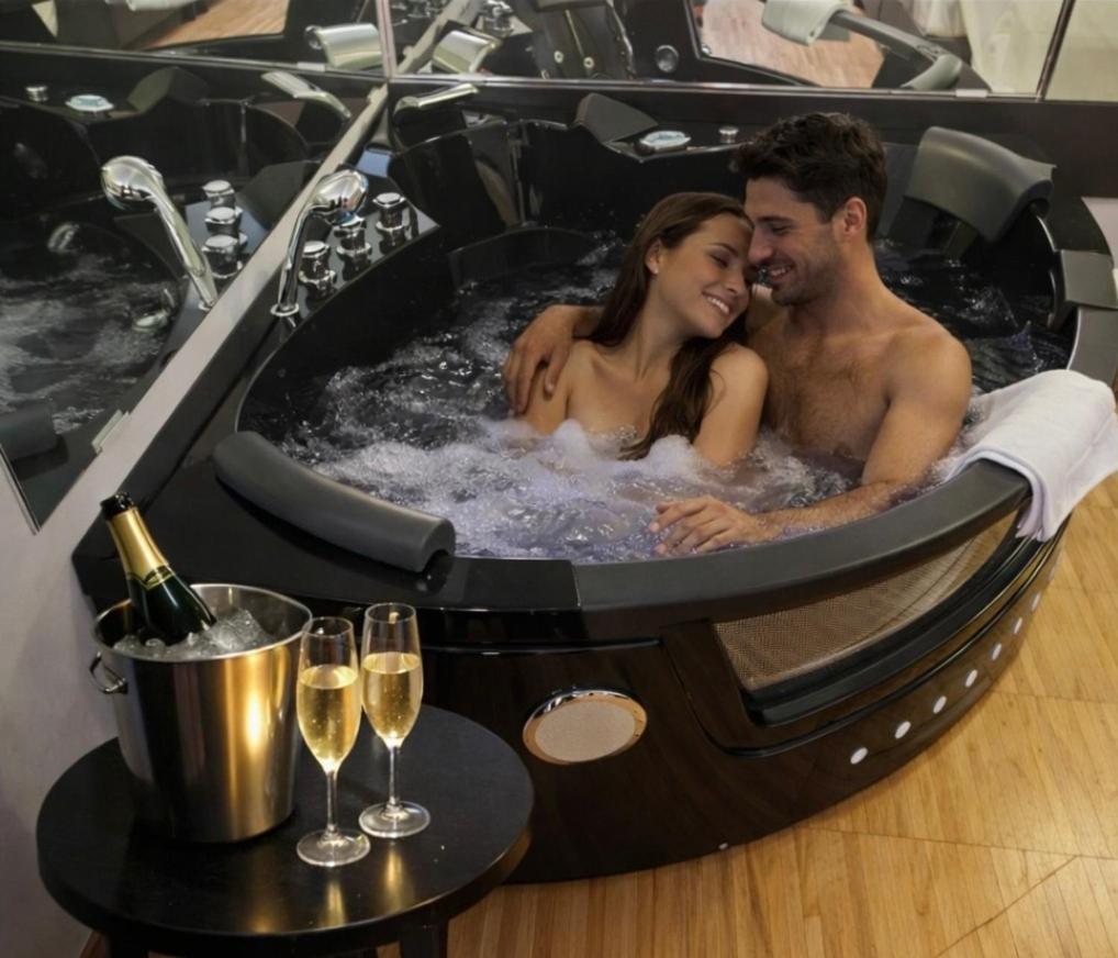 Deluxe Suite Spa Bath