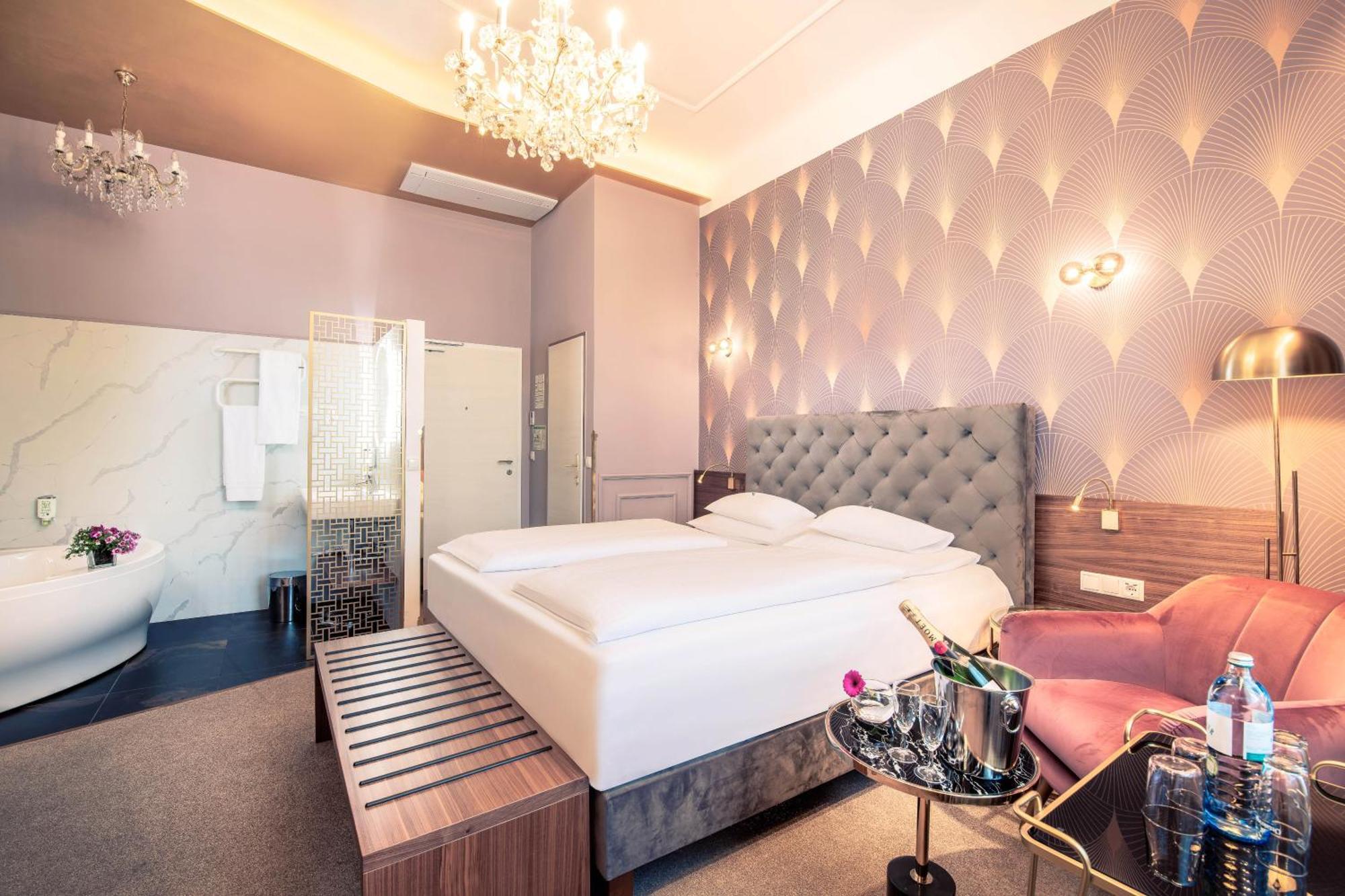 Double Room Spa Bath