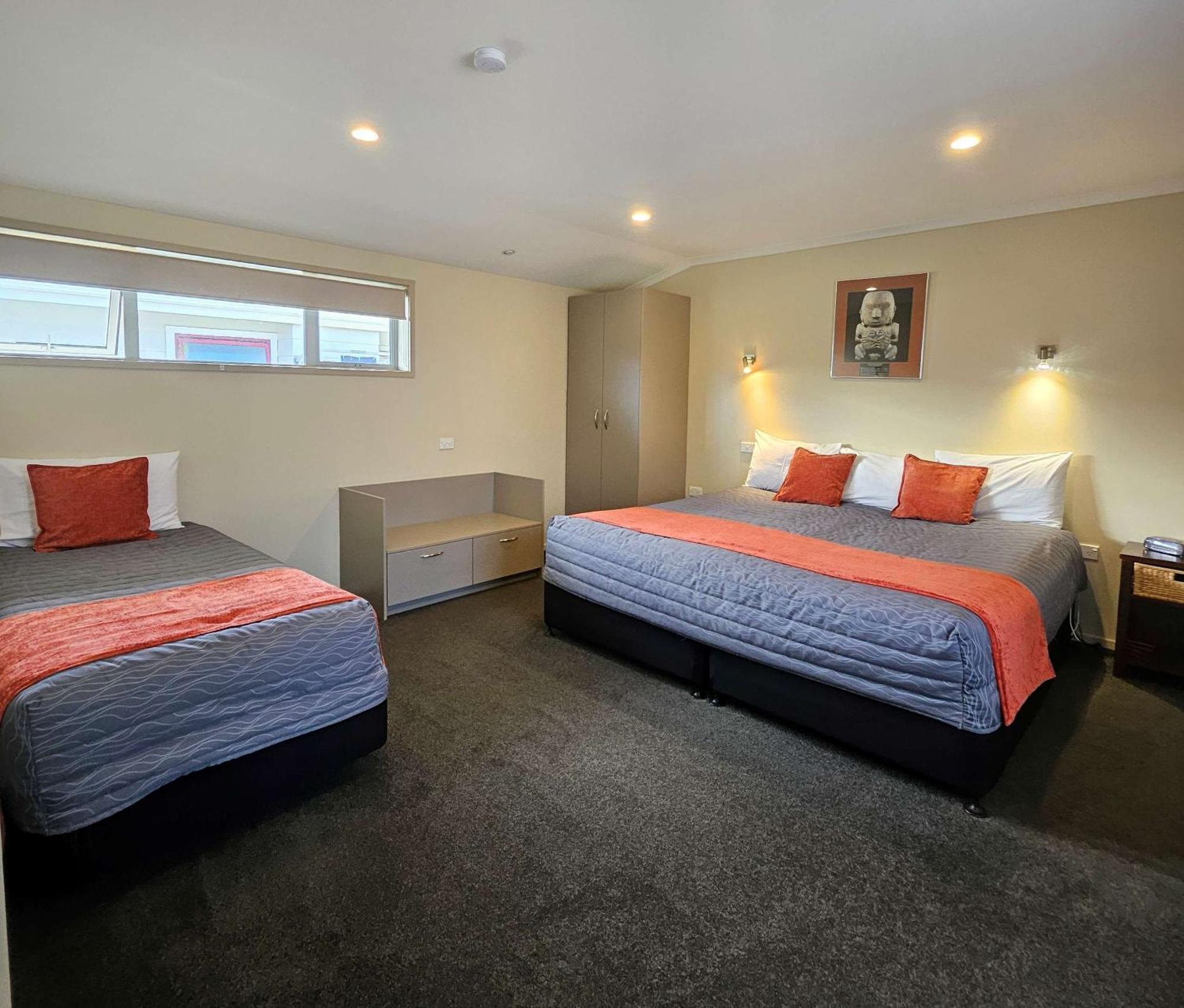 Executive One-Bedroom Apartment,1756478937:JPEG