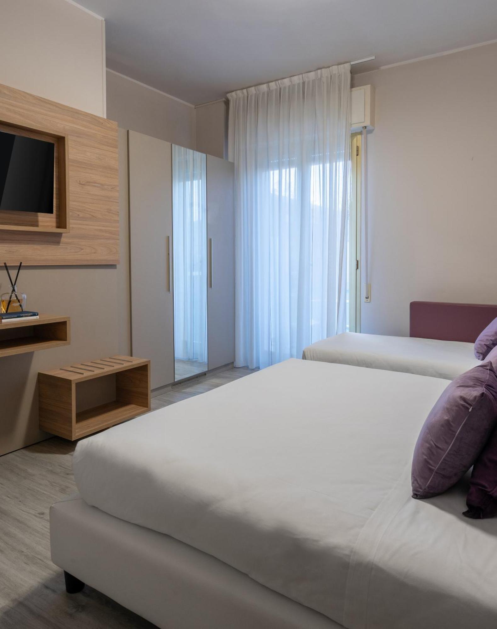 Economy Triple Room