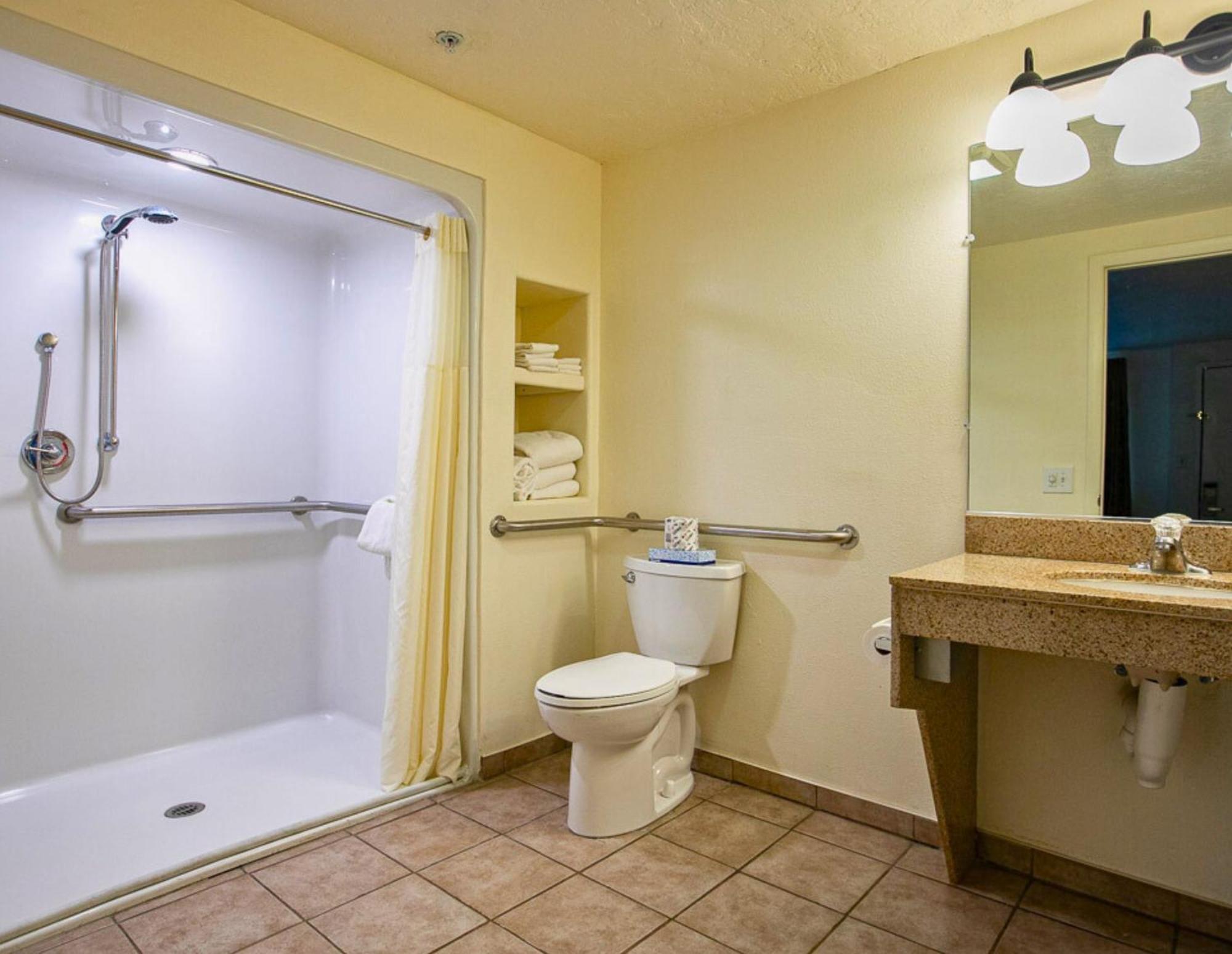 Standard Queen Room