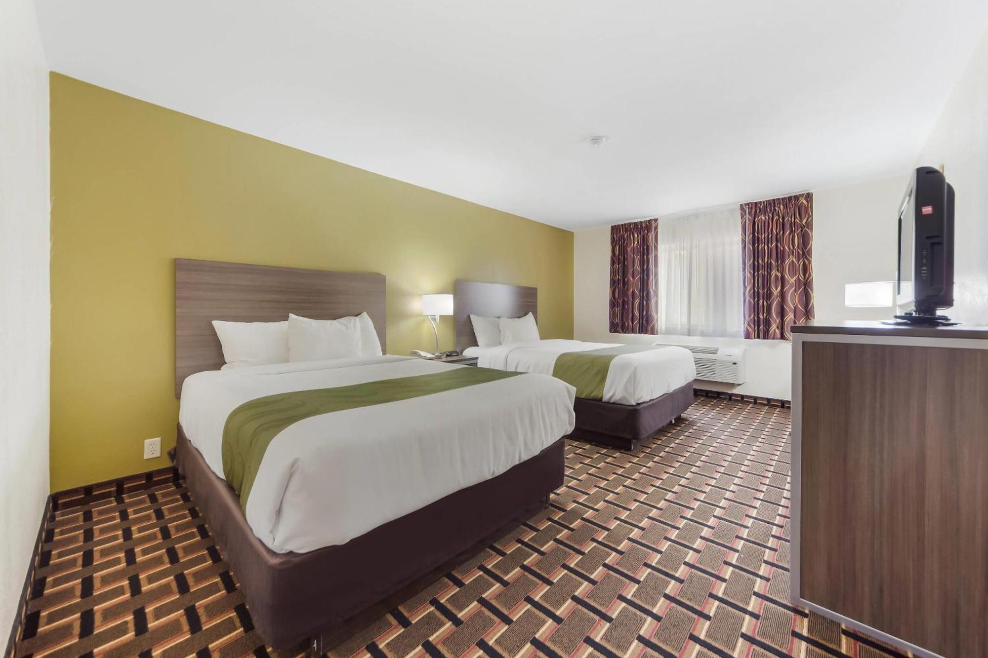 Queen Suite Two Queen Beds Non-Smoking